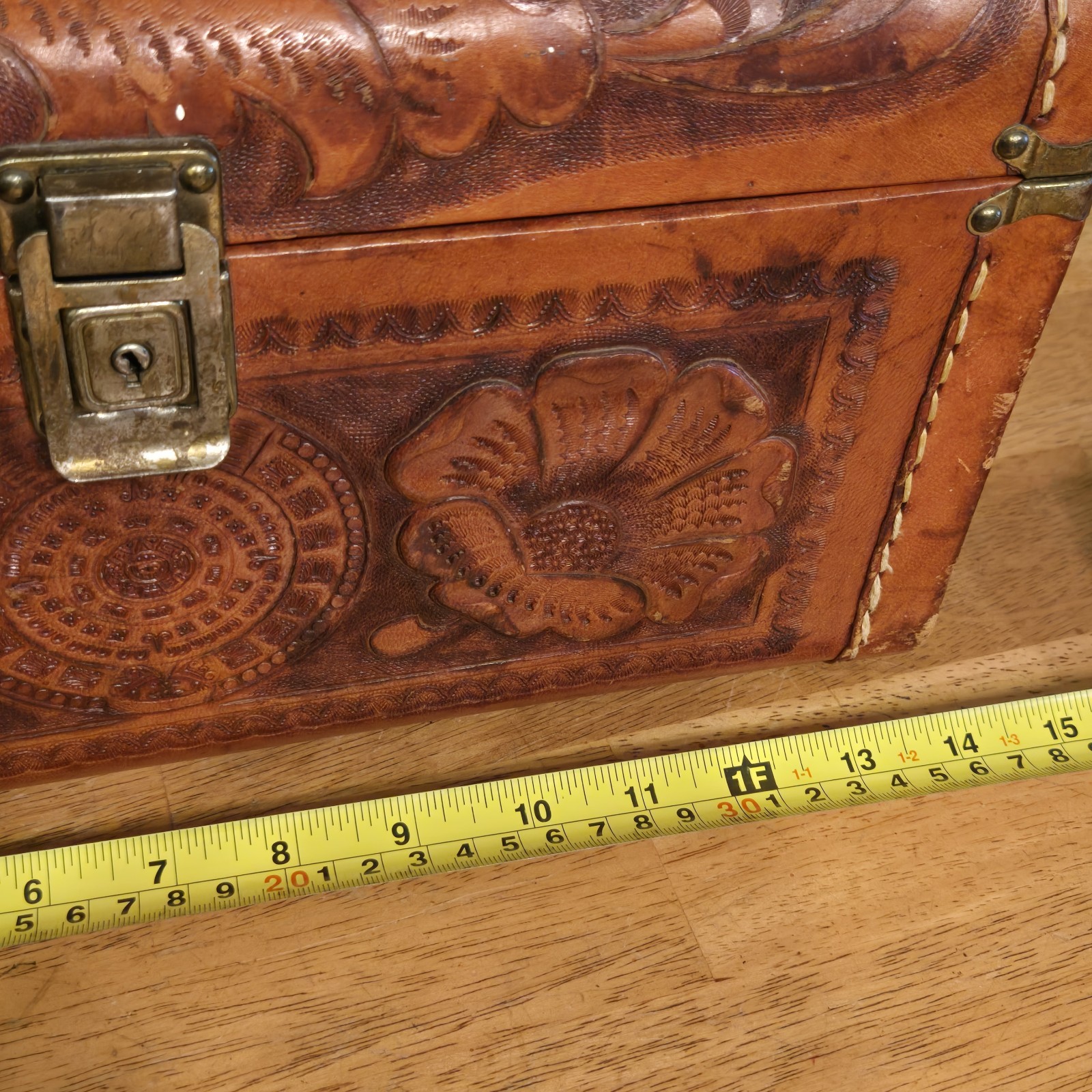 Artmex Antique 40s Hand Tooled 3-D Floral Leather Train Case Jewelry Luggage Key