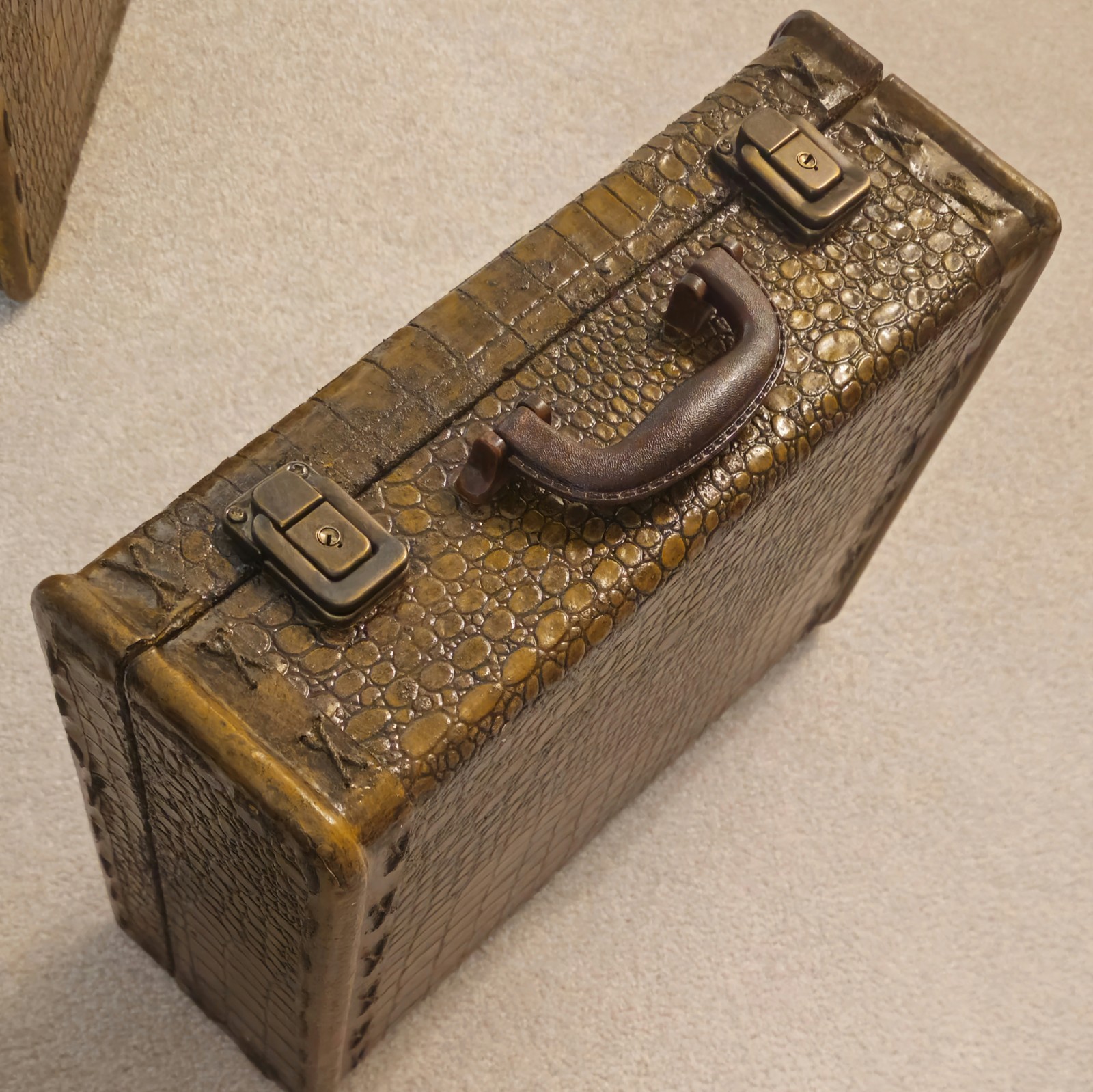 Vintage Faux Alligator Embossed Leatherette Trunk Case