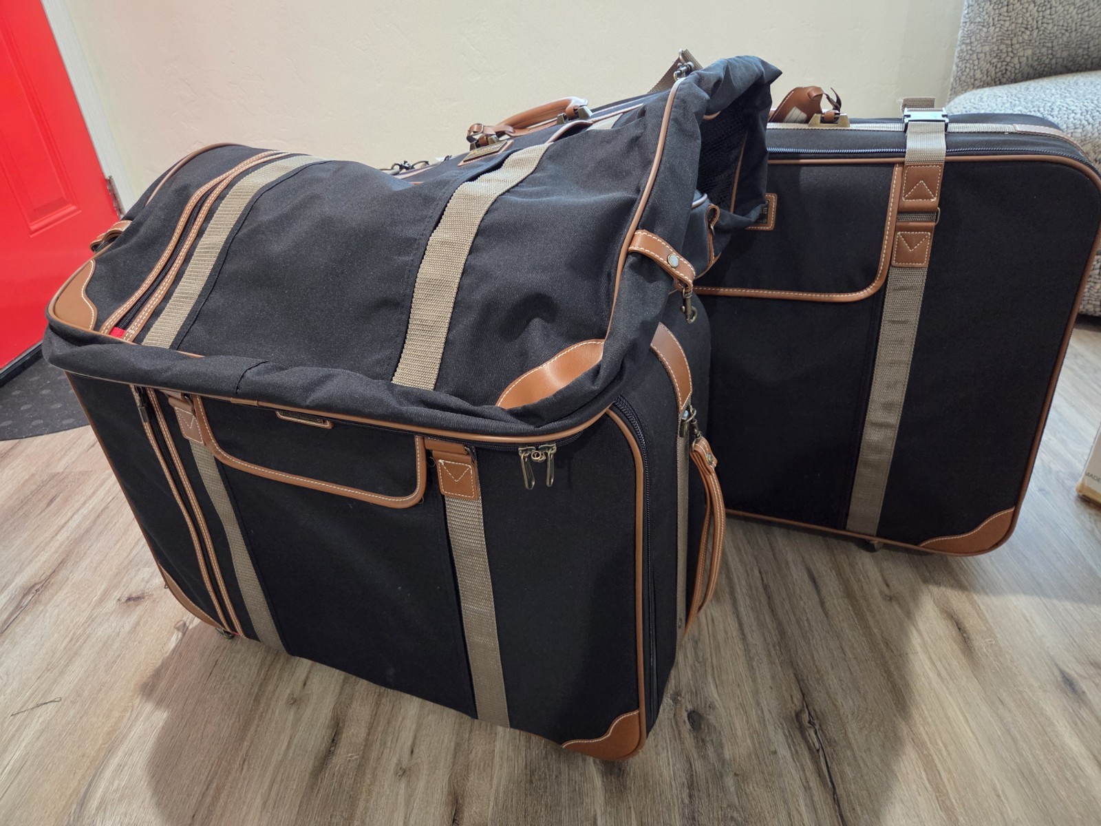 Vintage Ricardo Beverly Hills Luggage 3 Piece Set. 2 Pullman W/wheels 1 Garmment