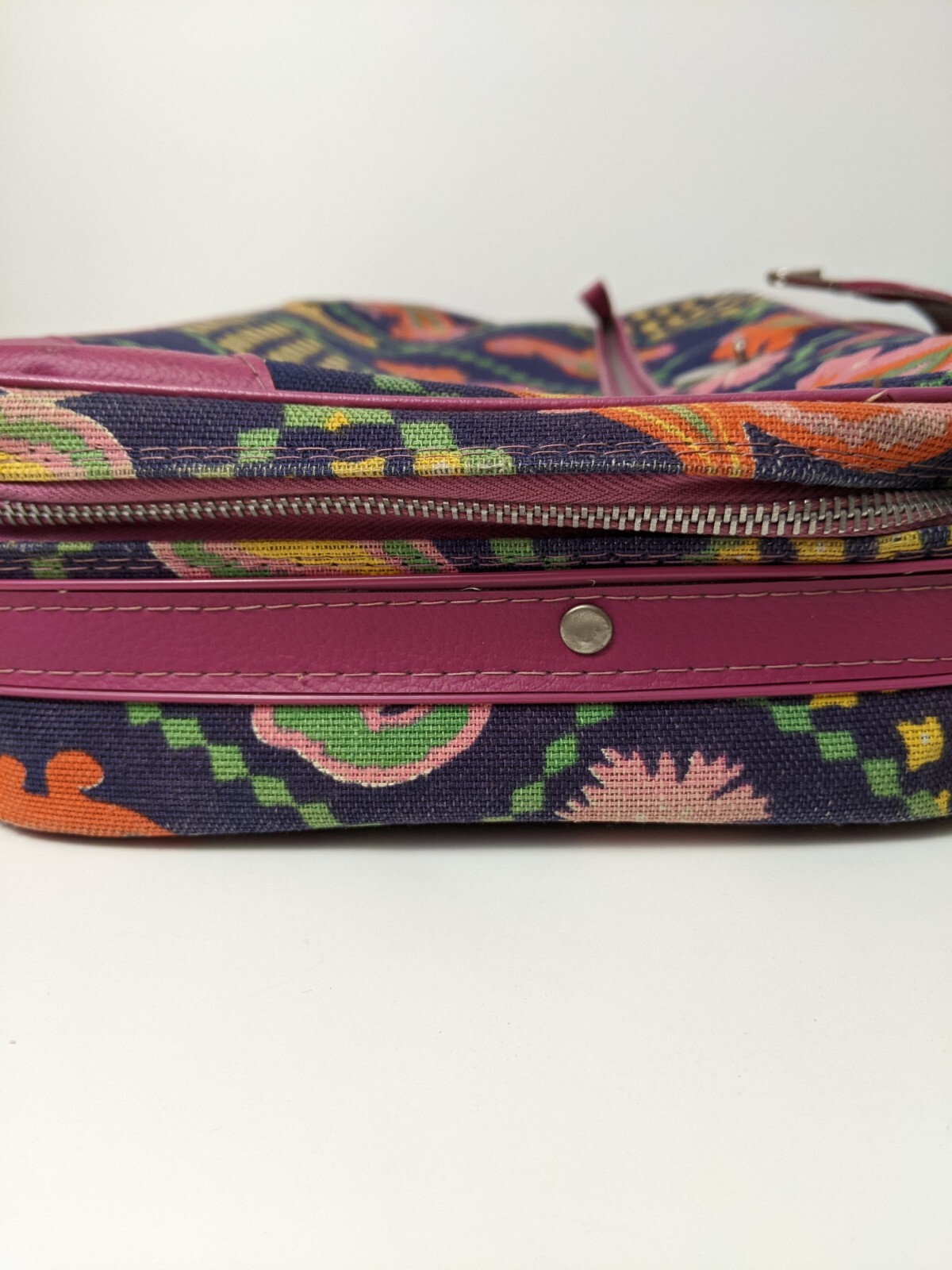 Penguin Travelers NY Vintage Retro/Mod Overnight Luggage Suitcase Pink Paisley