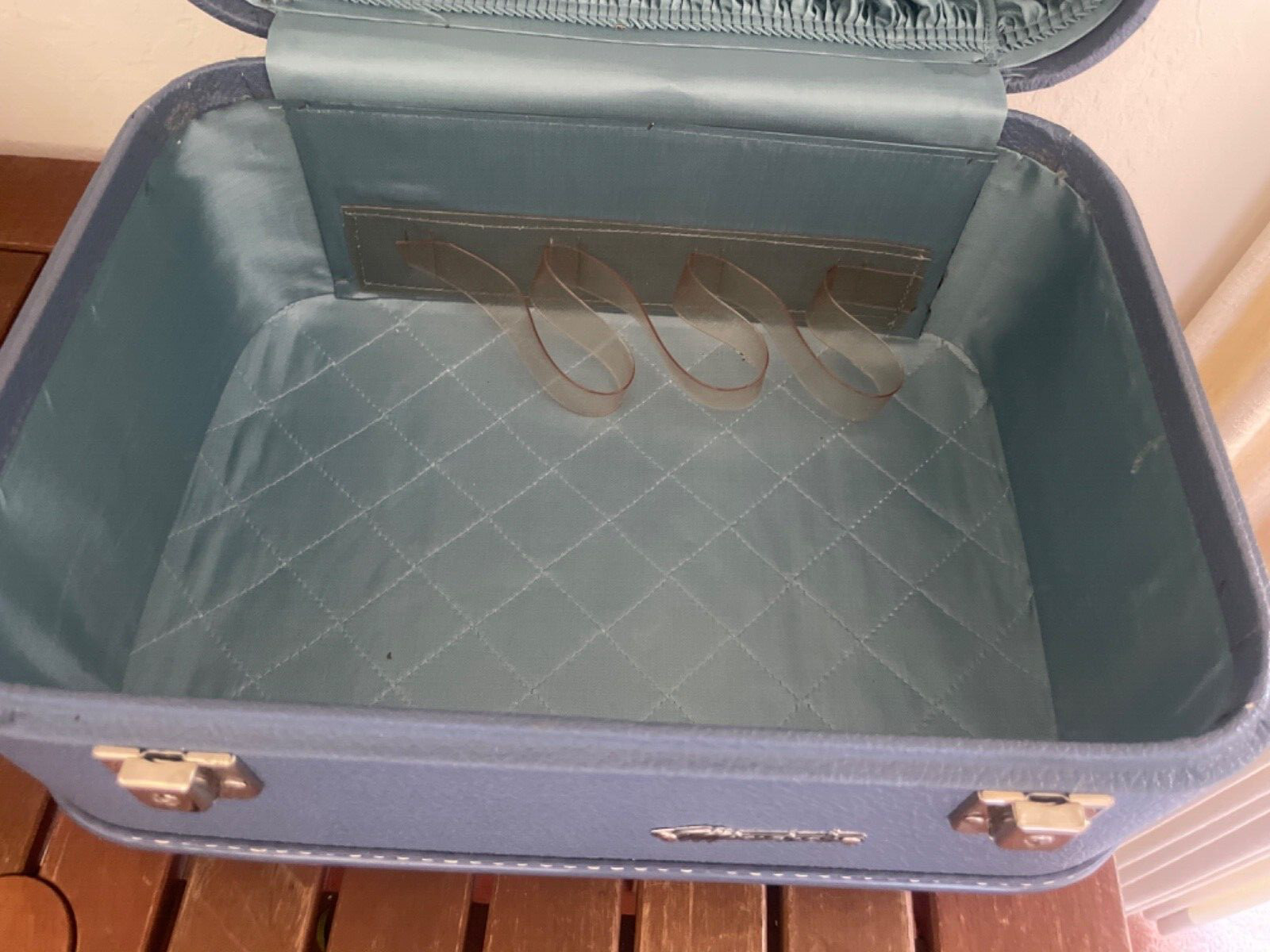 Vintage 1960s Luggage Monarch Blue Hard Shell Suitcase Set – Pristine w/Keys