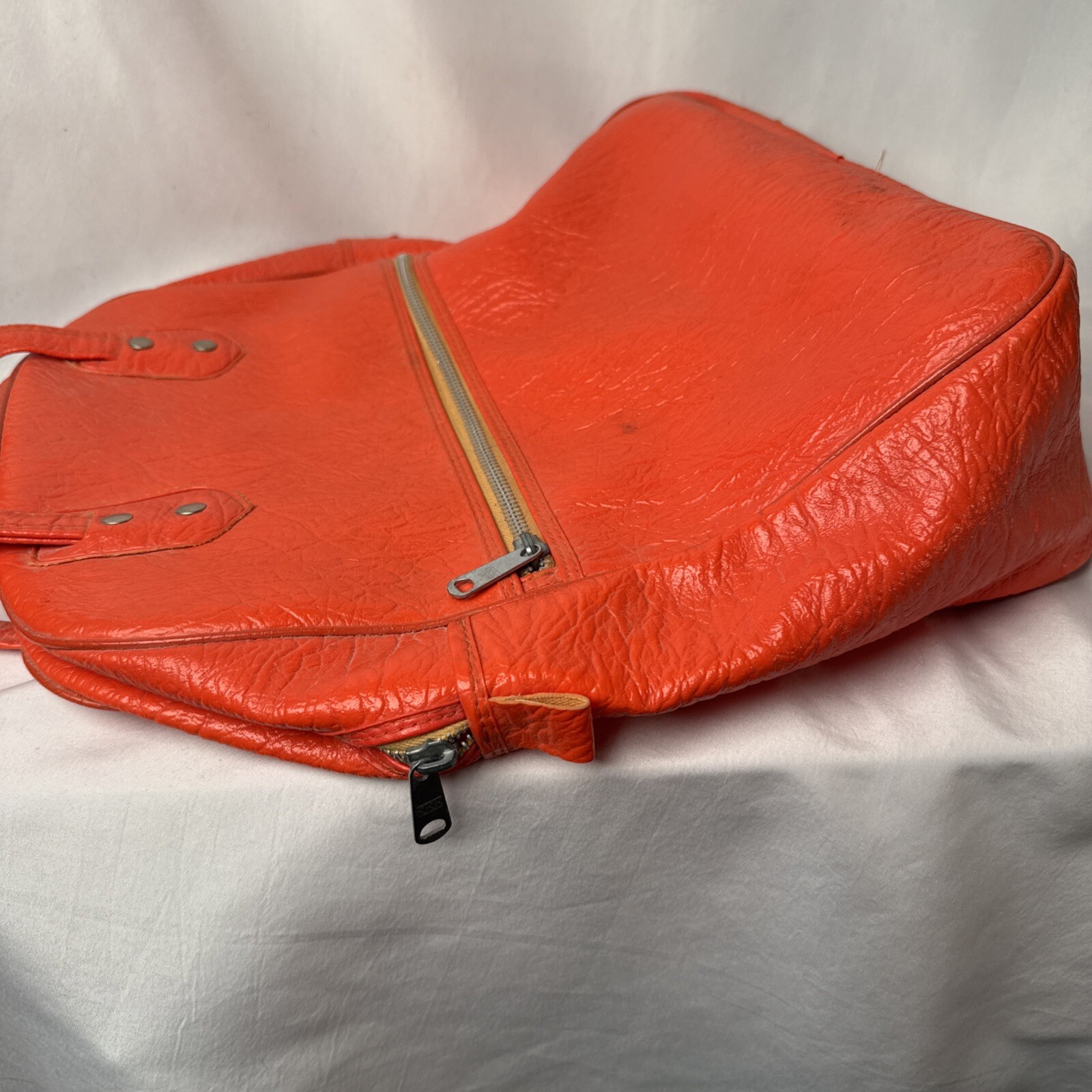 VTG 60s 70s Blaze Orange Overnight Bag Hippy Mod YKK Retro Travel Retro