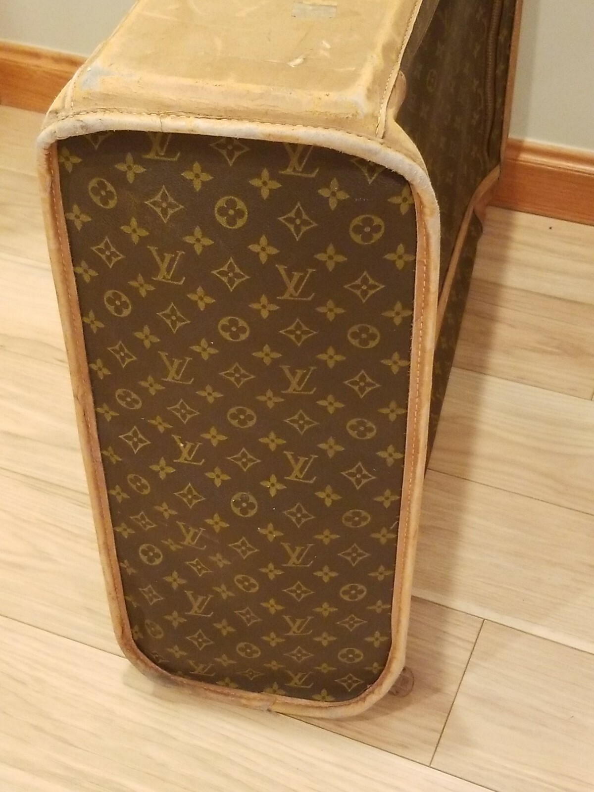 Authentic Vintage Louis Vuitton LV Monogram Larg Suitcase initials J.R.H.Thouron