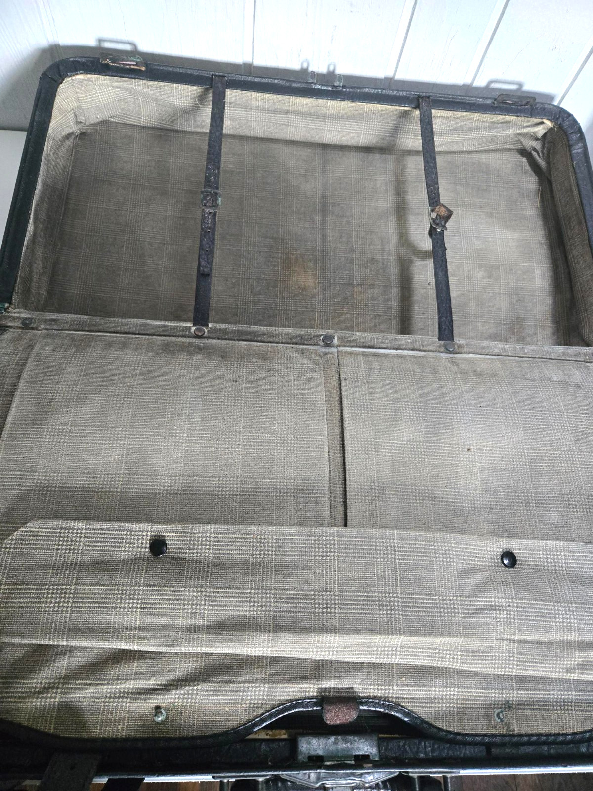 Antique Vintage 1930’s Black Leather Suitcase Luggage 25″L x 14″H x 8″D