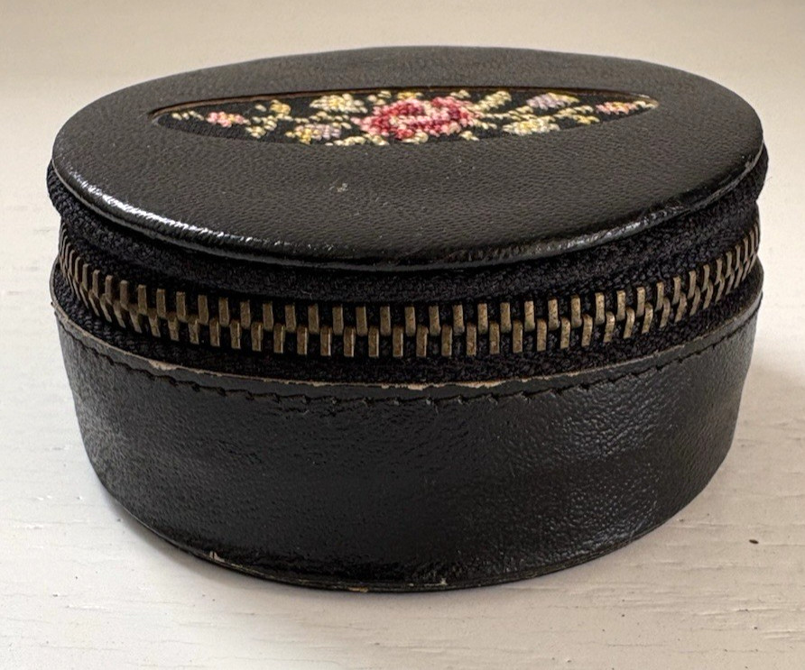 Vintage Small Round Leather Zippered Jewelry Case w/ Floral Embroidery 2-3/4″