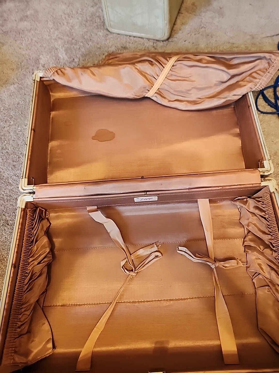 Vintage 1950’s Samsonite Shwayder Brothers Marble Cream Suitcase Luggage