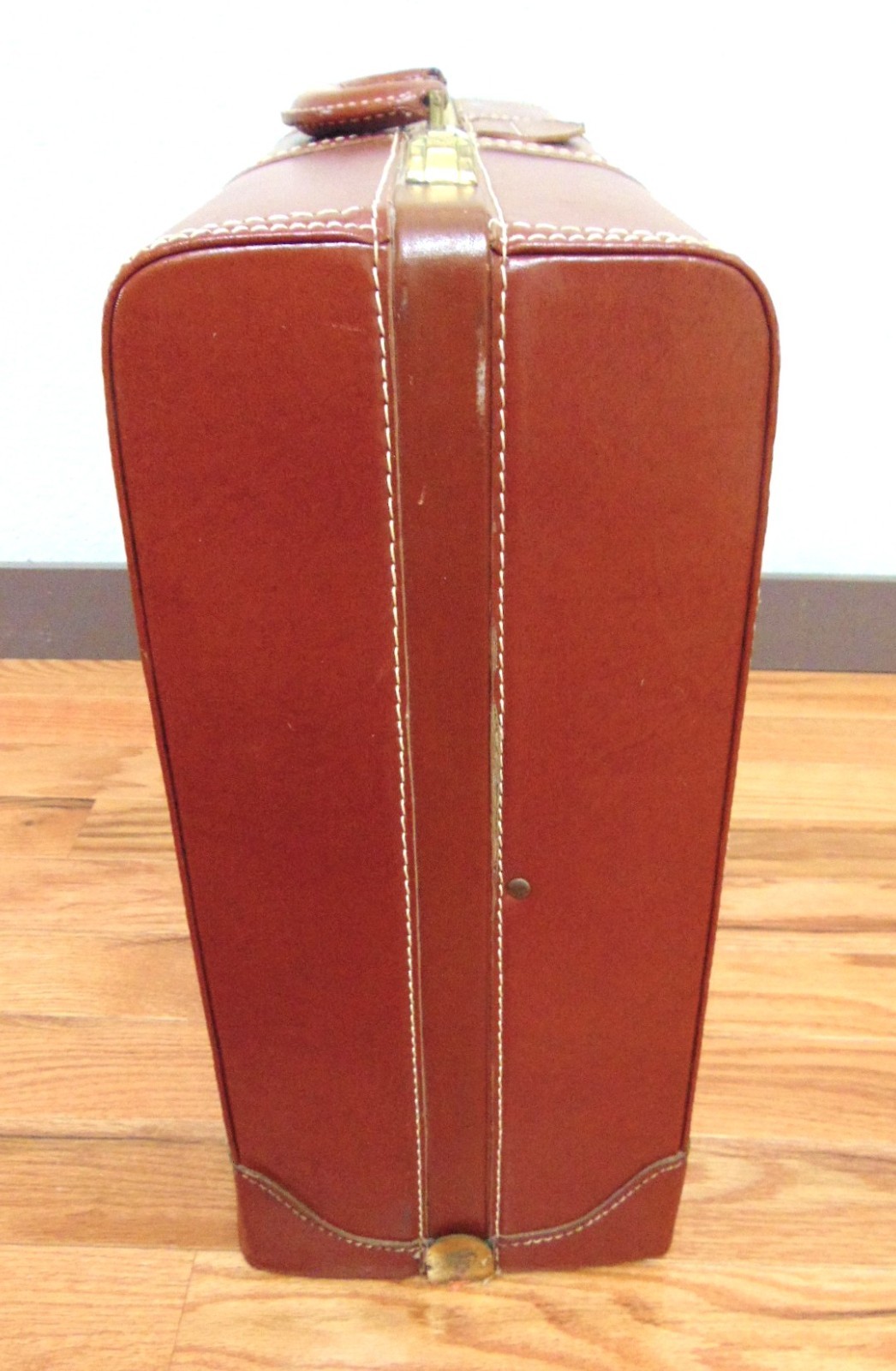 Vtg Brown Leather Suitcase 1940s Luggage w/Plaid Cotton Lining 18x24x9 VGC