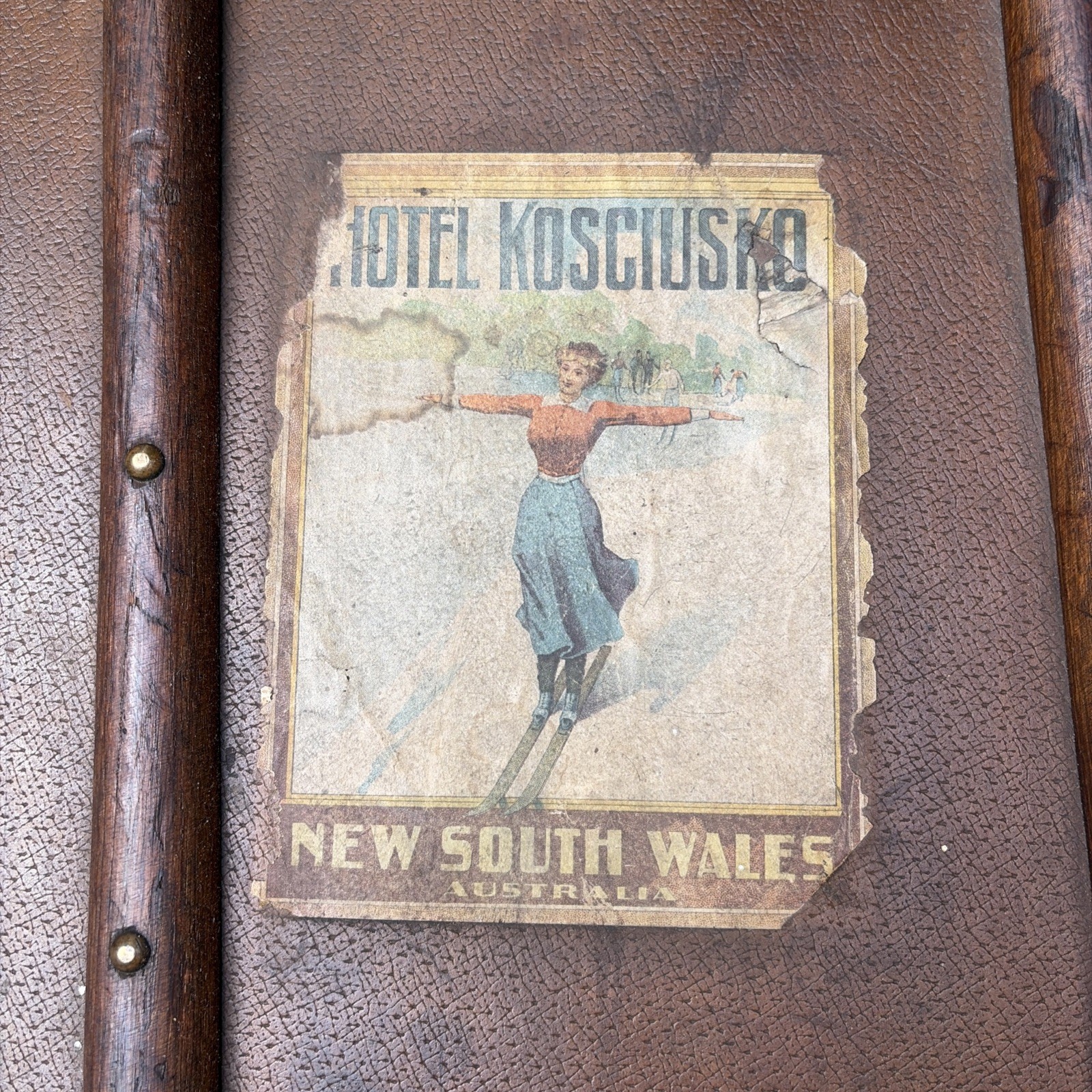 GREAT VINTAGE SUITCASE With Vintage Travel Labels Hotel Kosciusko NSW Wood Ribs