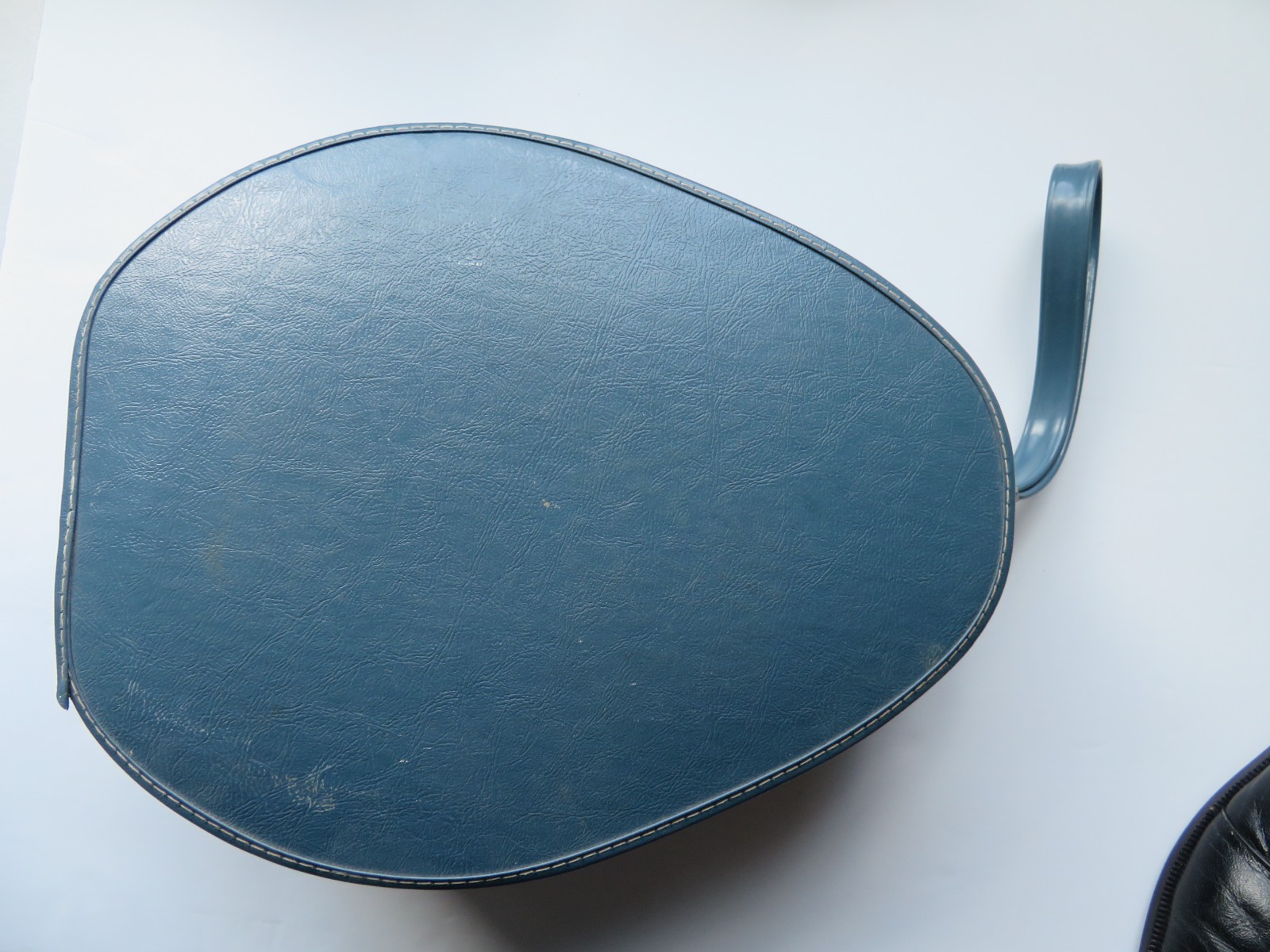Vintage Train Case Suitcase Oval Teardrop Egg Shape Blue Zipper Closure Handle