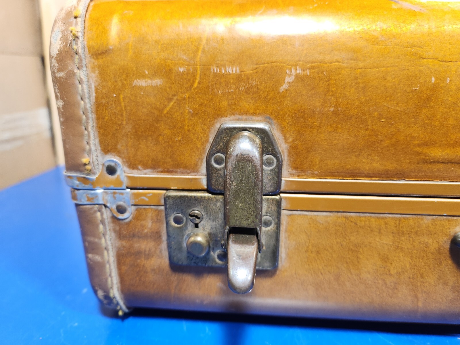 Vintage Samsonite Luggage 21″ No Key Latches Won’t Latch