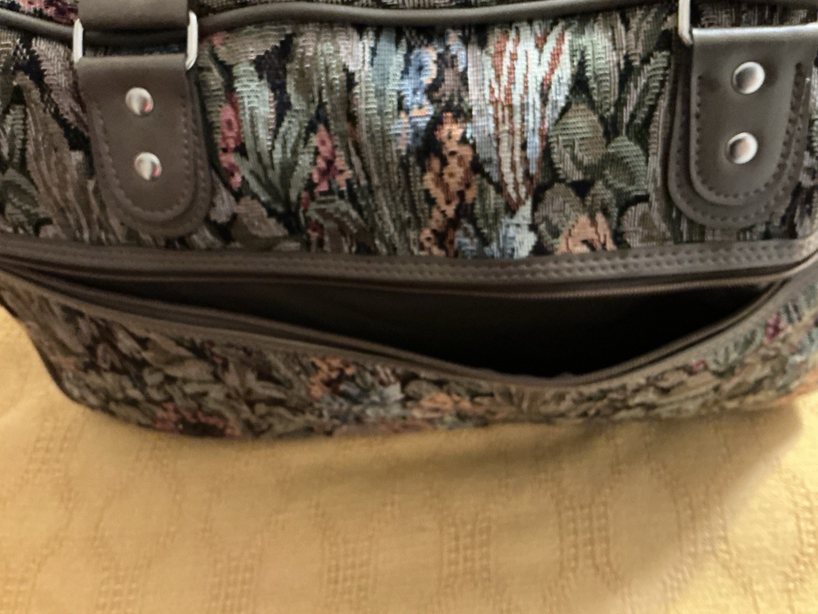 Jordache VINTAGE Floral Tapestry Duffle Bag Weekender Canvas EUC
