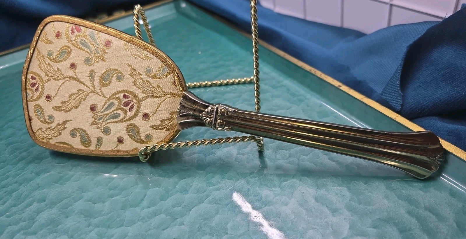 Green Leather Coronet Case with Embroidered Pattern Set