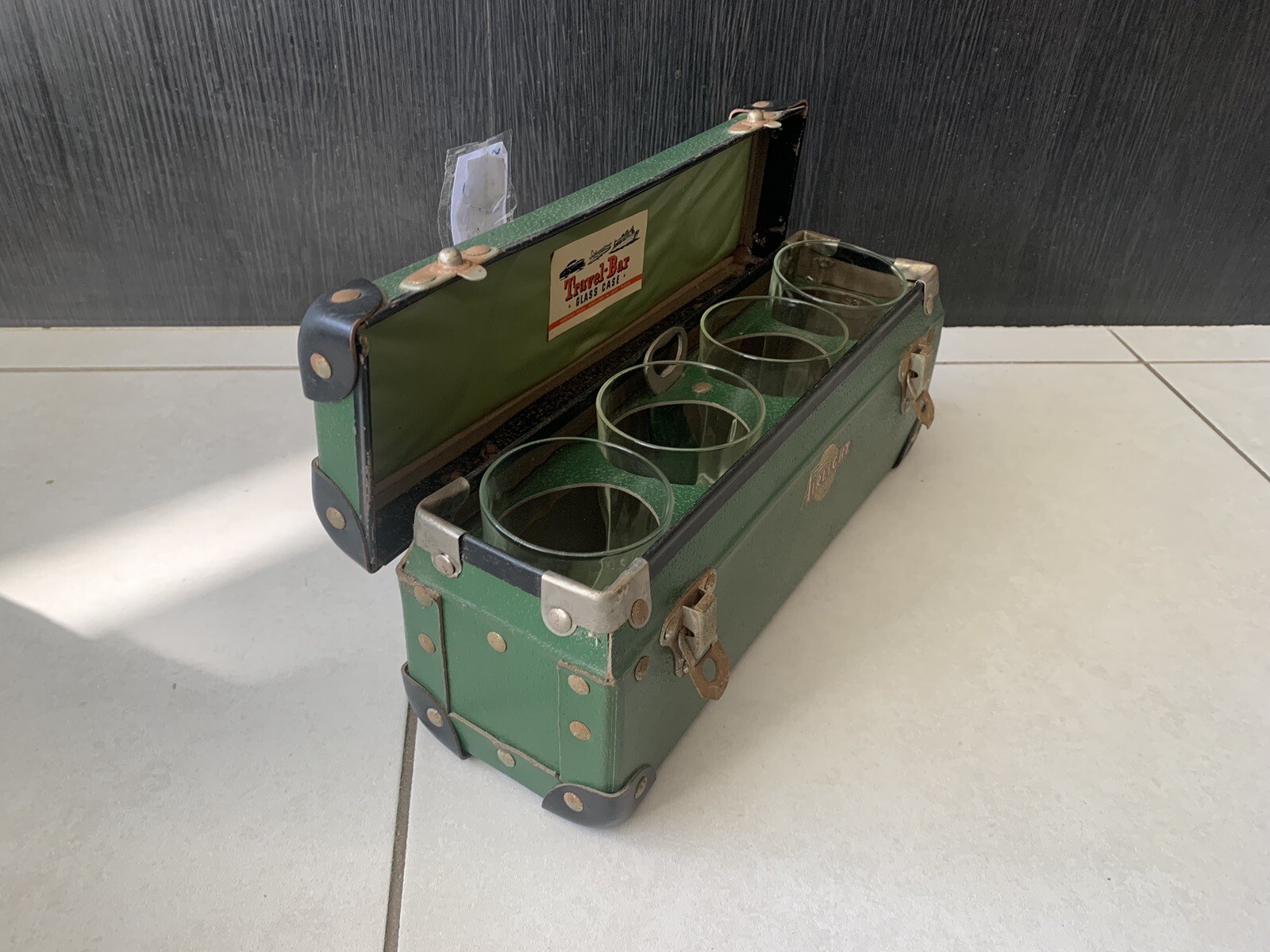 Vintage 1940’s Airlight Travel Bar