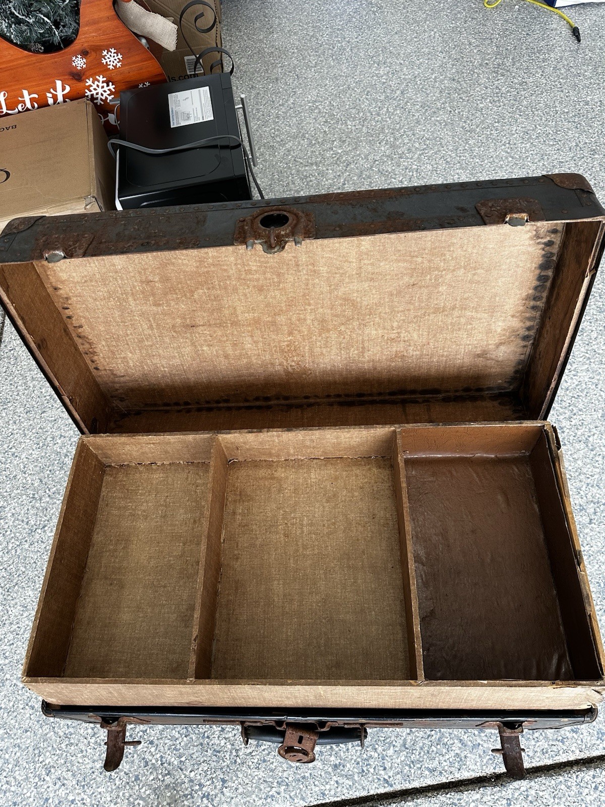 Vintage Black Hard Metal Suitcase Trunk w/ Locking Clasp, Up to 40L