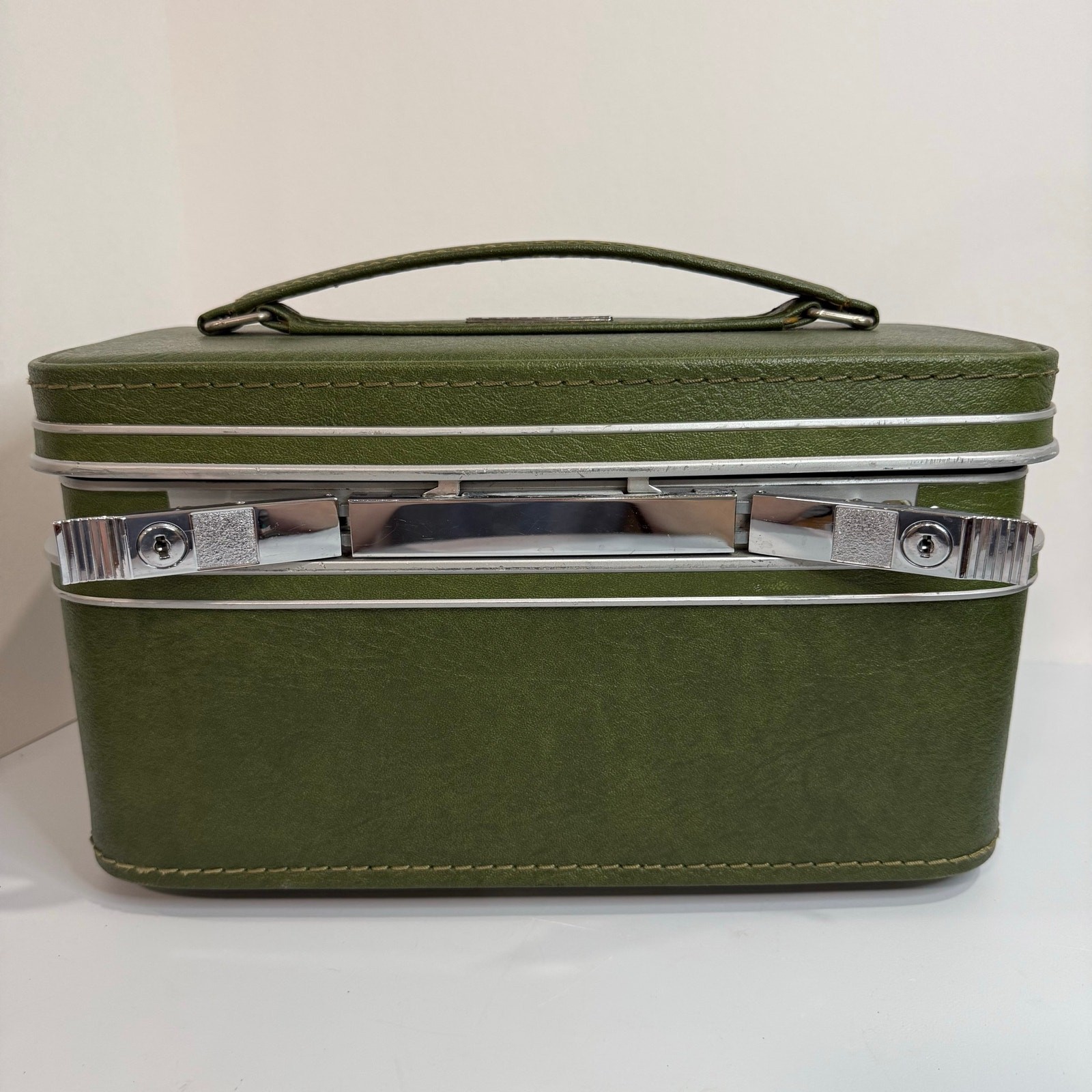 Vintage 1960s Samsonite Fashionaire Green Train Case Cosmetic Makeup Travel Case