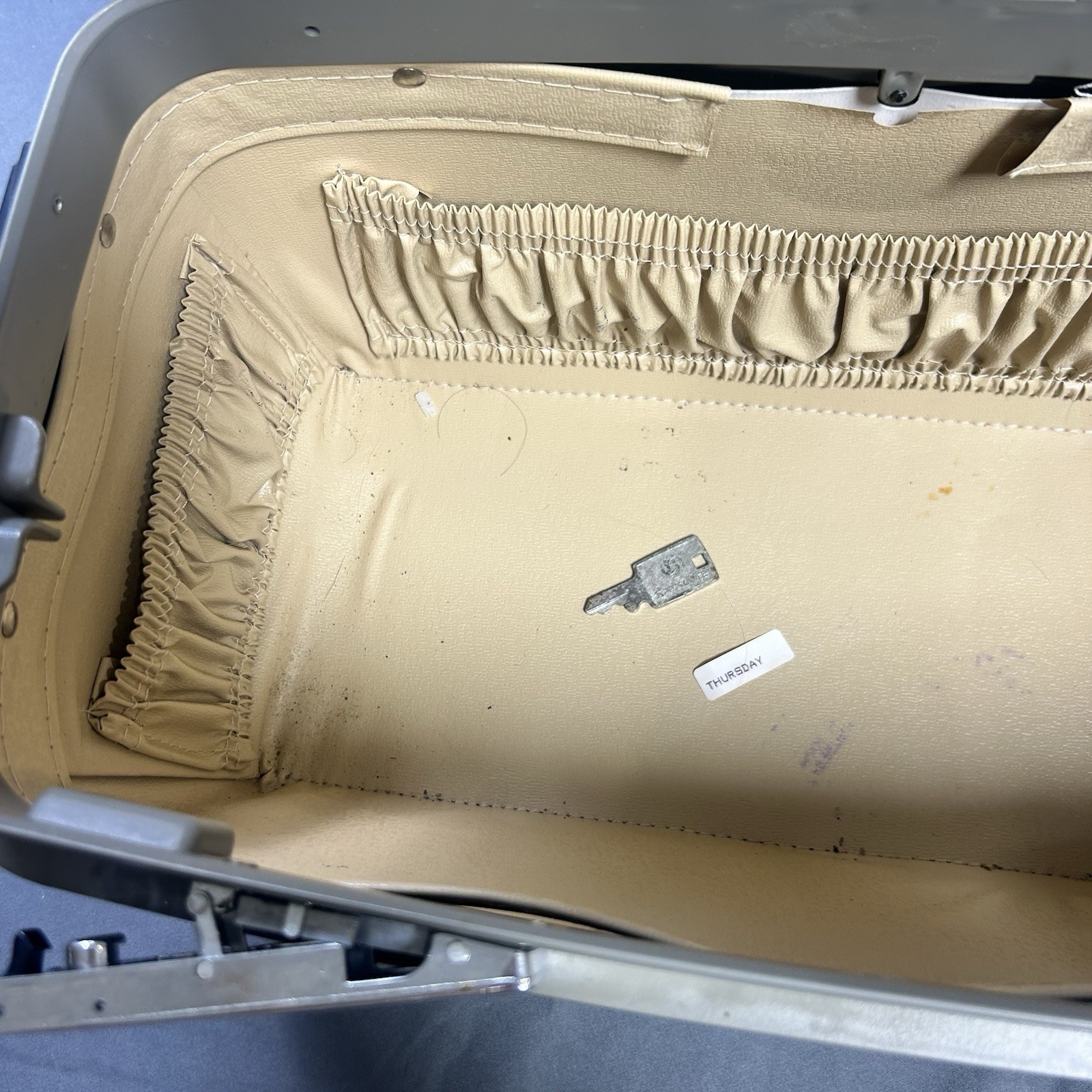 Vtg Samsonite Silhouette Navy Blue Faux Leather Train Case Carry On Suitcase Bag
