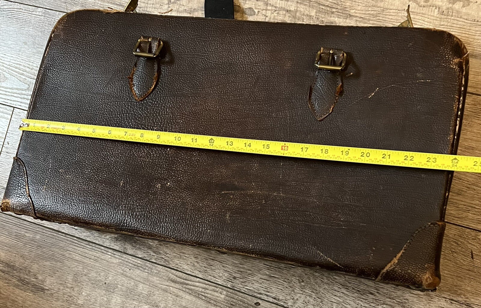 1930’s Leather Gladstone Suitcase Bag Brass Buckles Straps Long Wear 24″ Vintage