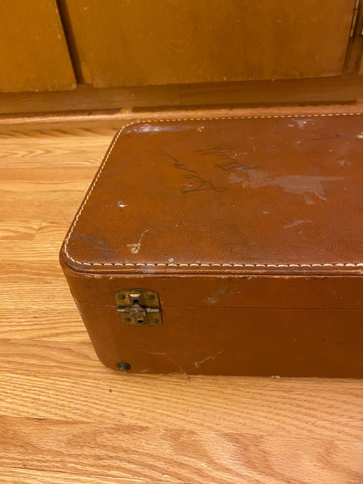 Vintage Congress Luggage Corporation Suitcase 13-1/2″ x 10″ x 5-1/2″ with Mirror