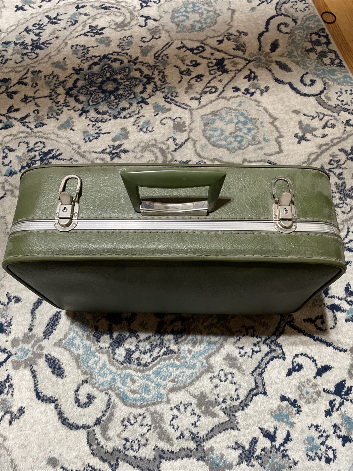 Vintage Hard Sided Shell Suitcase Luggage Avocado Green 21″×15 1/2”