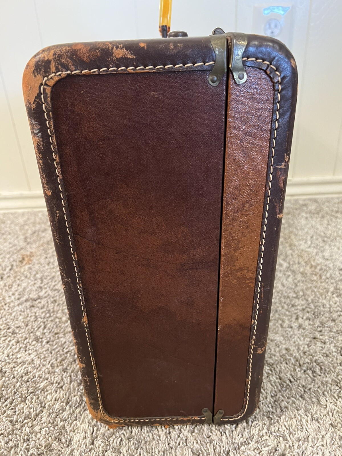 Vintage 1930s Leather Bakelite Handle Silk Lining Business Traveling Suitcase