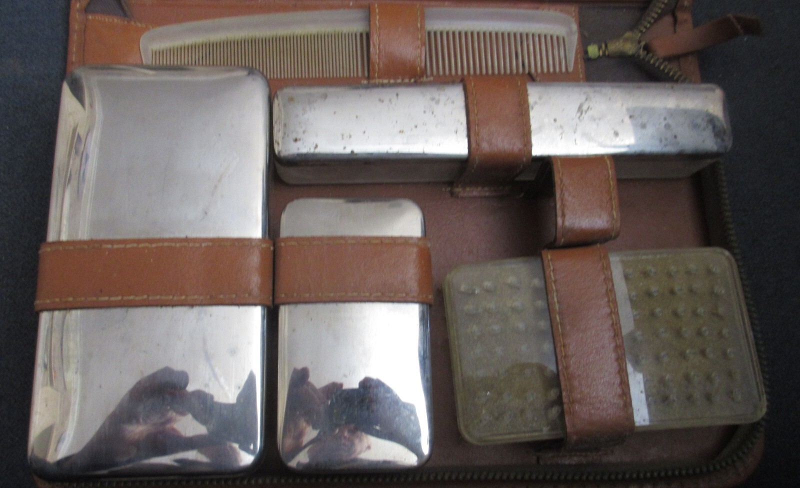 Vintage Men’s Travel Grooming Set in Brown Leather Case 10″ x 6″ x 2″