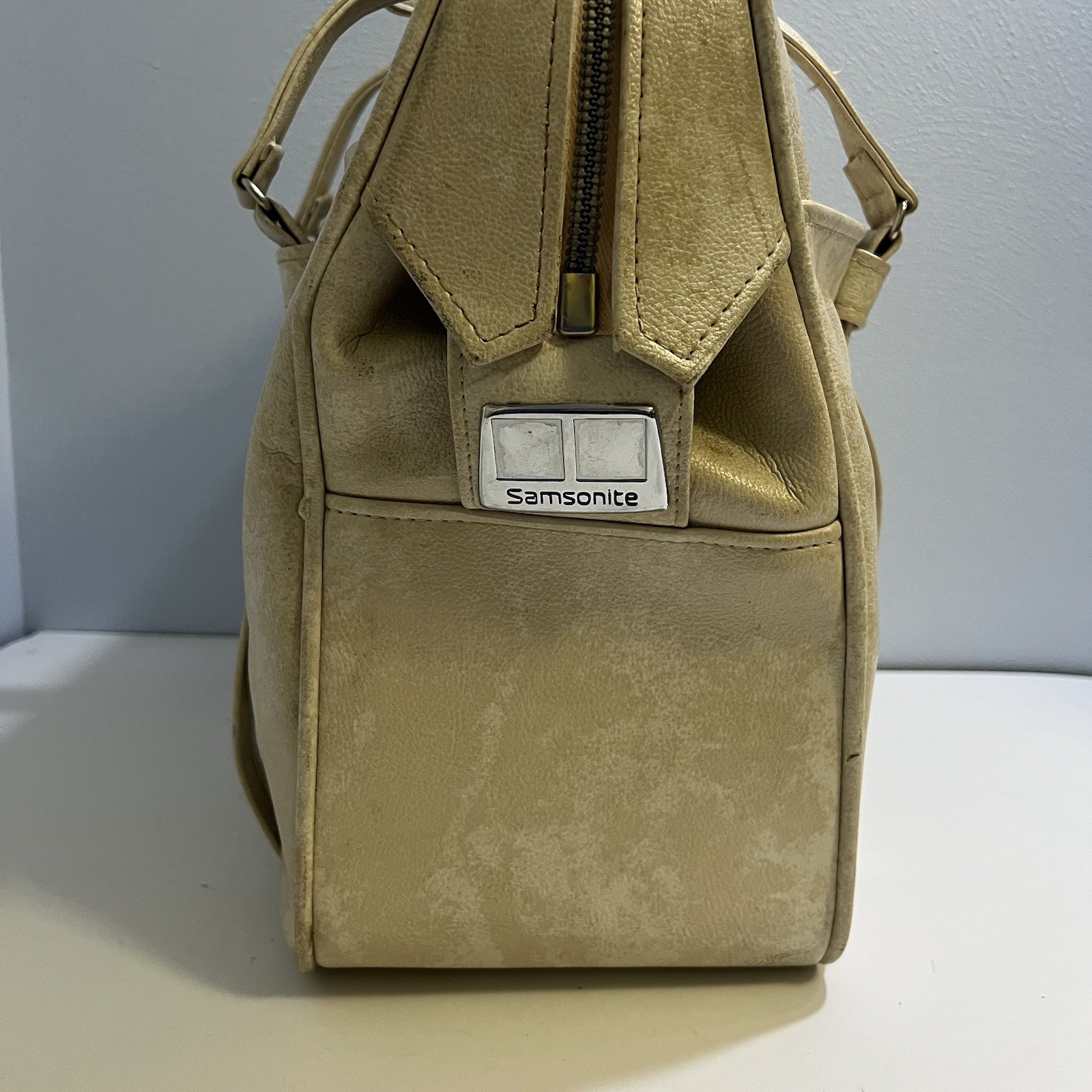 Vintage Samsonite Silhouette Luggage Bag Tote Carry On Ivory Cream w/ Lock & Key
