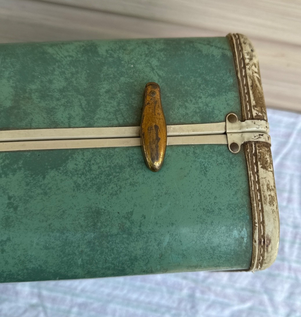 Samsonite Marbled Green 1950s Luggage Suitcase 21 X 17 X 7 SHWAYDER No Key