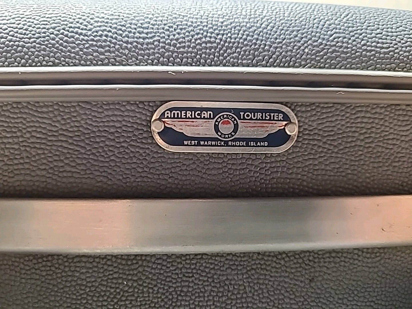 VTG American Tourister TRI-TAPER Gray Hard Vinyl Shell Suitcase Set Luggage READ