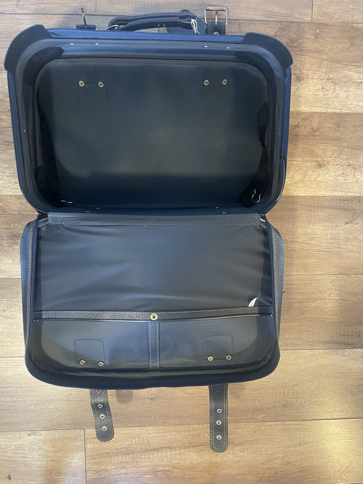 Vintage Traveler’s Choice Members Choice 3 Piece luggage set