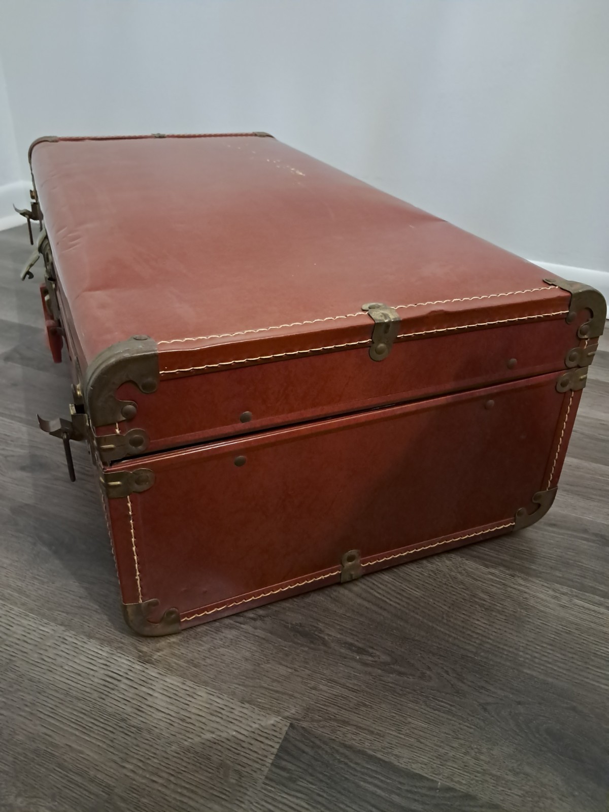 Vintage Leather Hard Suitcase Brown with Locking Metal Hardware 60-100L