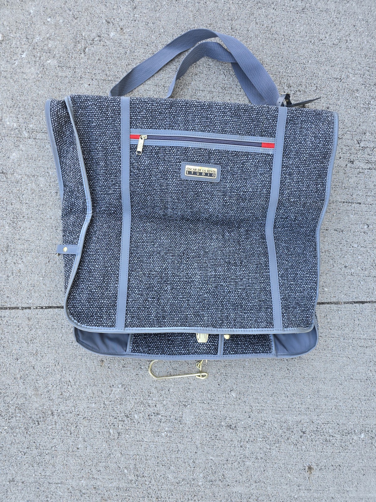 NWT Oscar De La Renta Gray Folding Garment Bag Designer Luggage