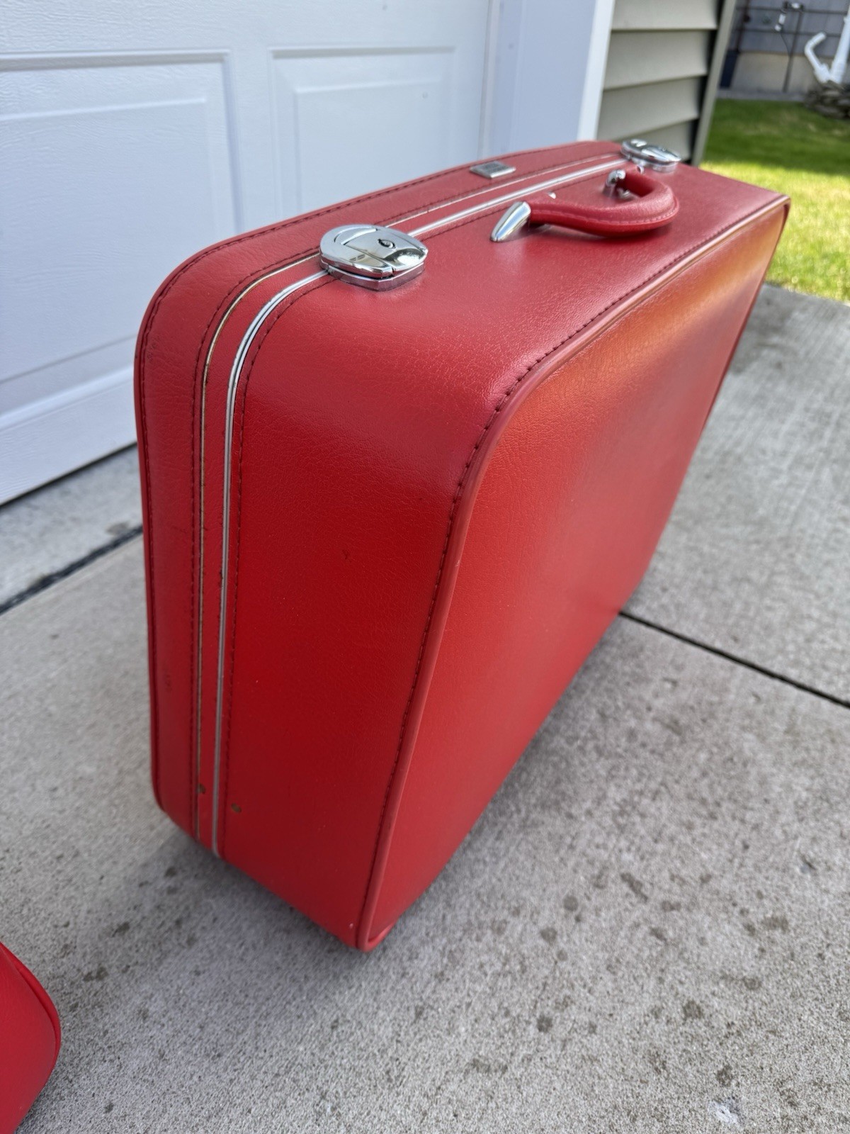 Set Of Vintage Amelia Earhart Red Travel Luggage Suitcases with KEYS