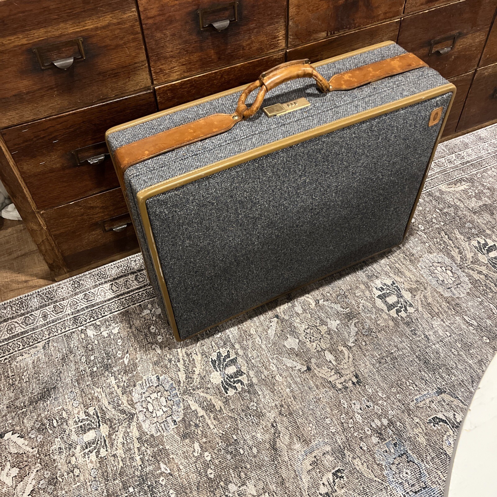 Hartmann Luggage 1 Piece Tweed Leather Locking w Hidden Latches Suitcase Vintage