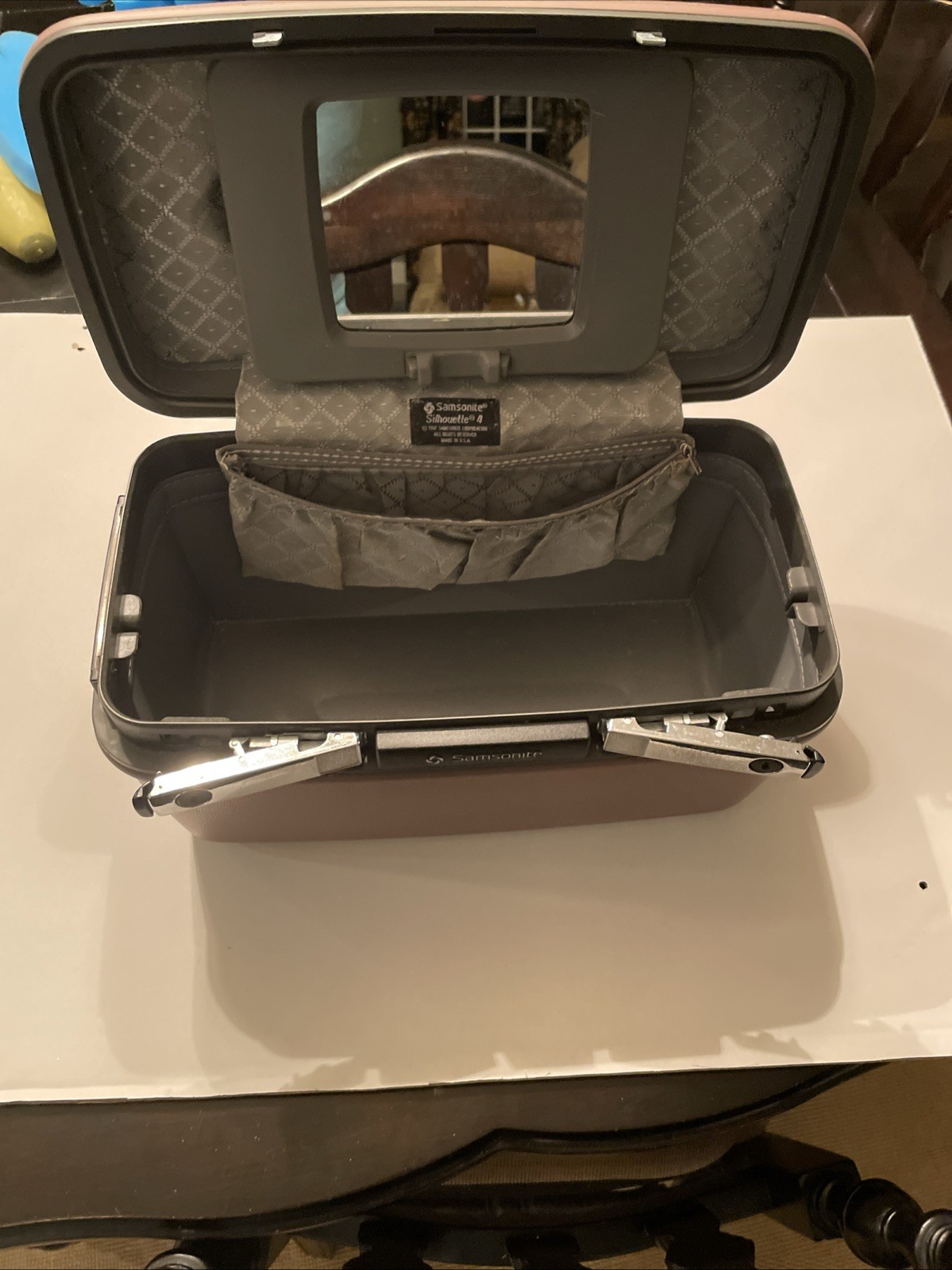 Vintage 1987 Samsonite Silhouette 4 Train Case Makeup Cosmetic Case With Tray.