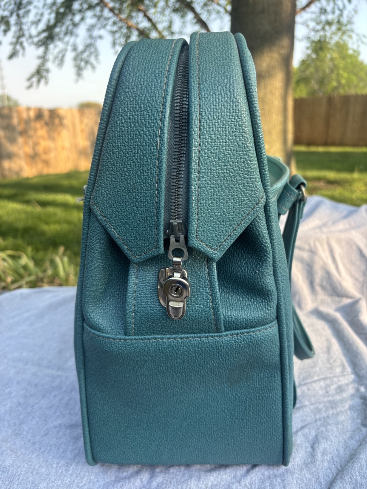 Vintage Samsonite Silhouette Turquoise Teal Blue Vinyl Travel Bag Carry On GREAT