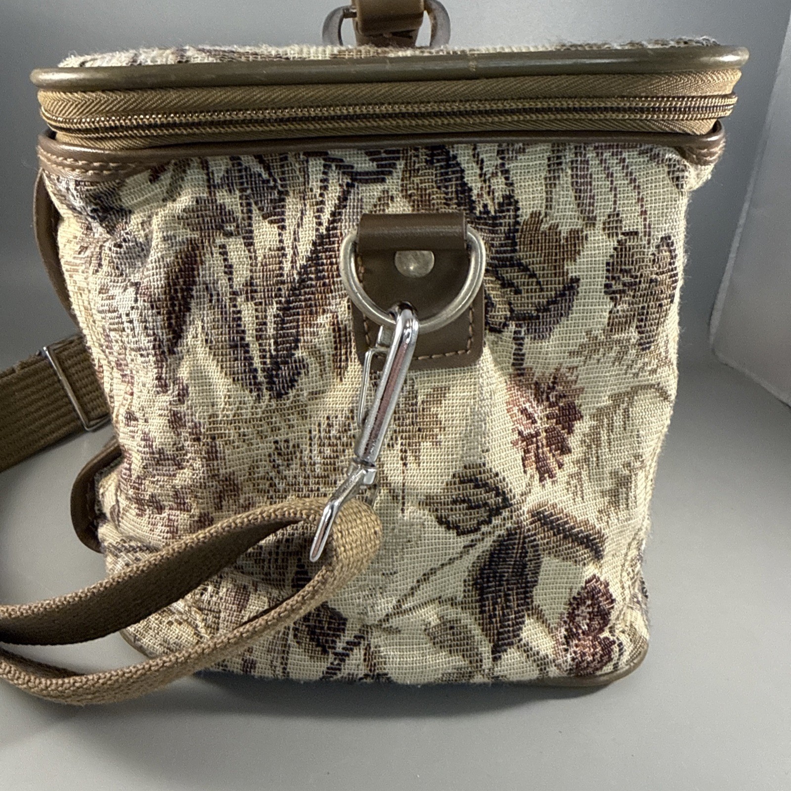 Vintage Jordache Floral Tapestry Overnight Makeup Toiletries Travel Case Floral
