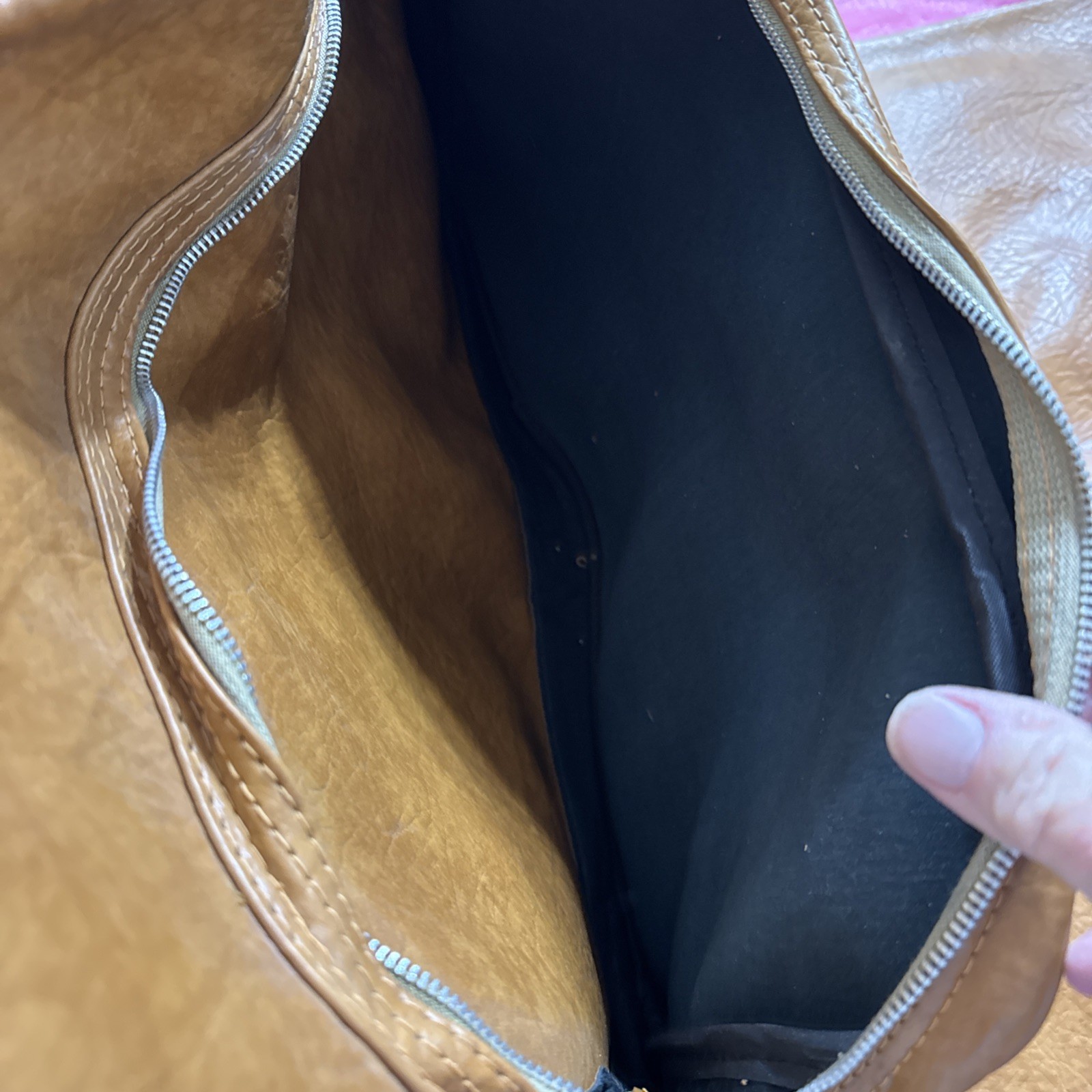 Vintage Heavy Leather Unbranded 37″ X 23″ Light Brown Color Garment Bag￼