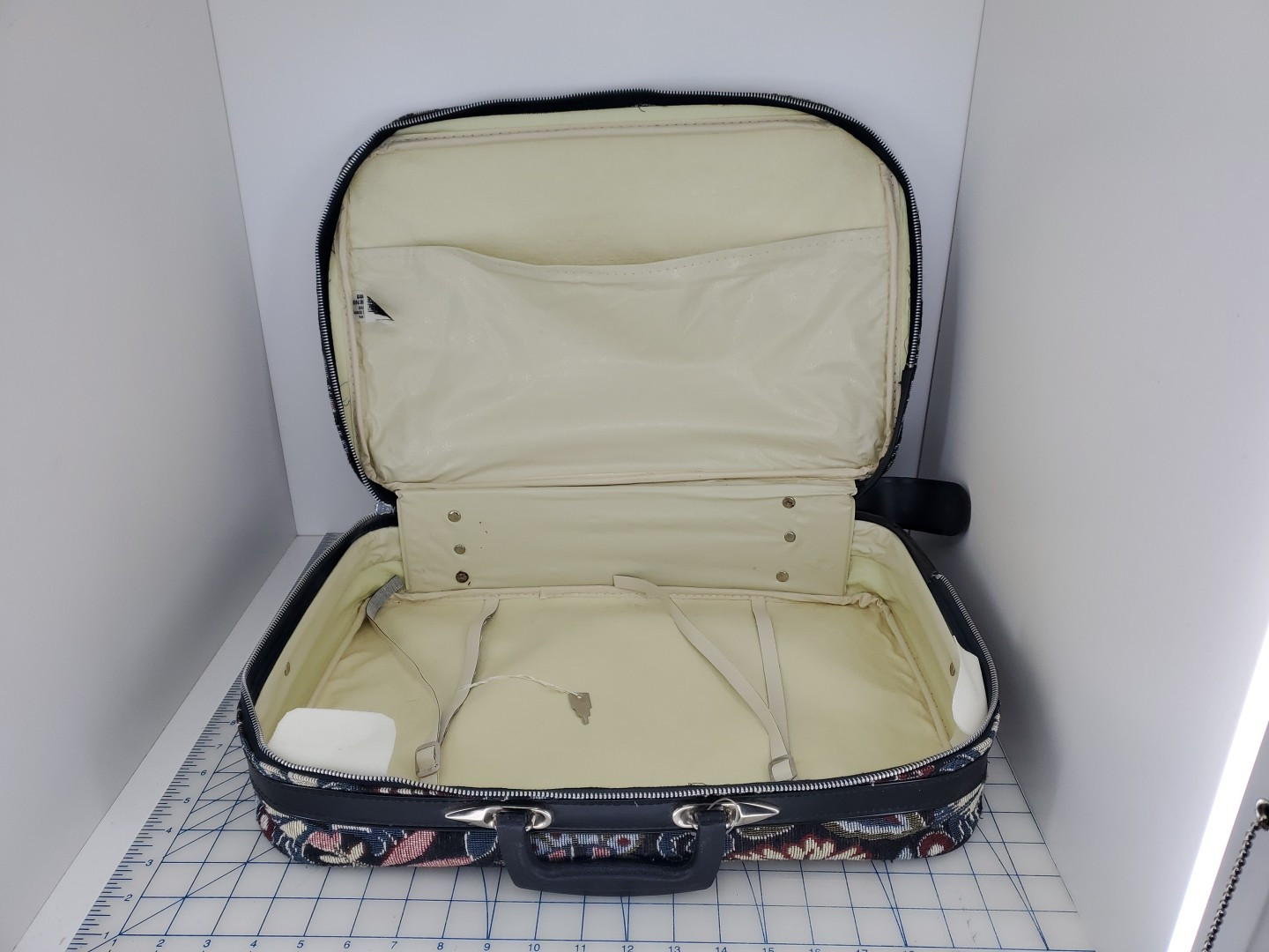 Vintage 1970’s Bantam Travelware Blue Black Floral Suitcase W/ Key Retro