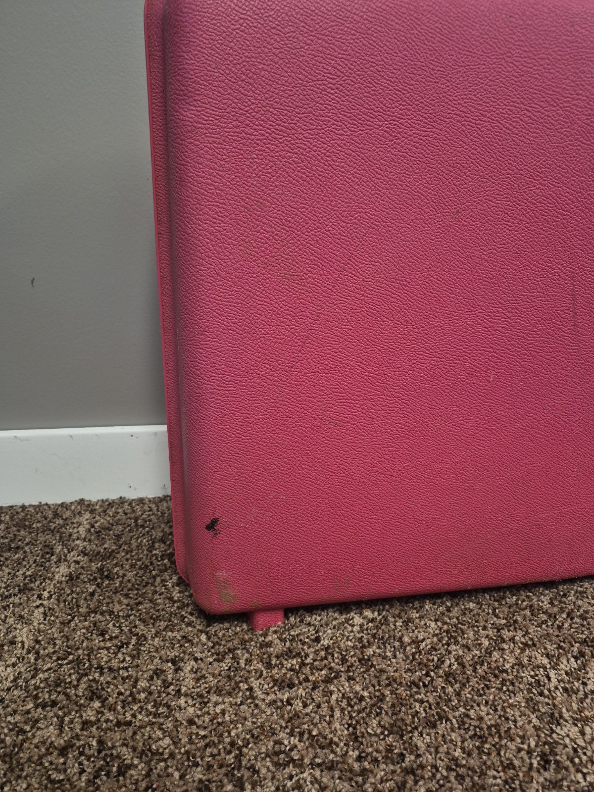 Vintage Samsonite Pink Hard Case Luggage 23x17x7 No Key