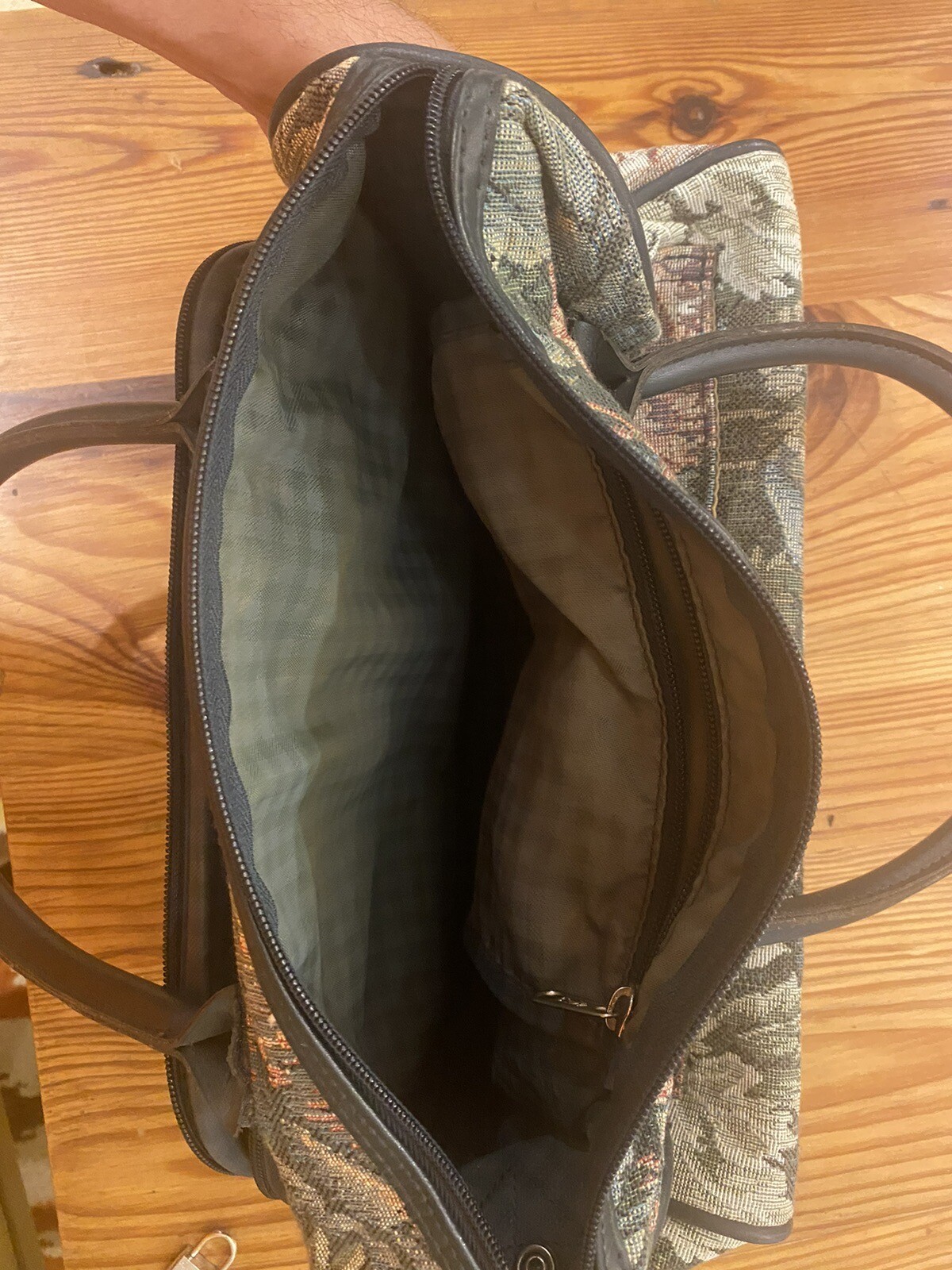 VTG Atlantic Carpet Tapestry Overnight Travel Bag With Lock And Shoulder Strap