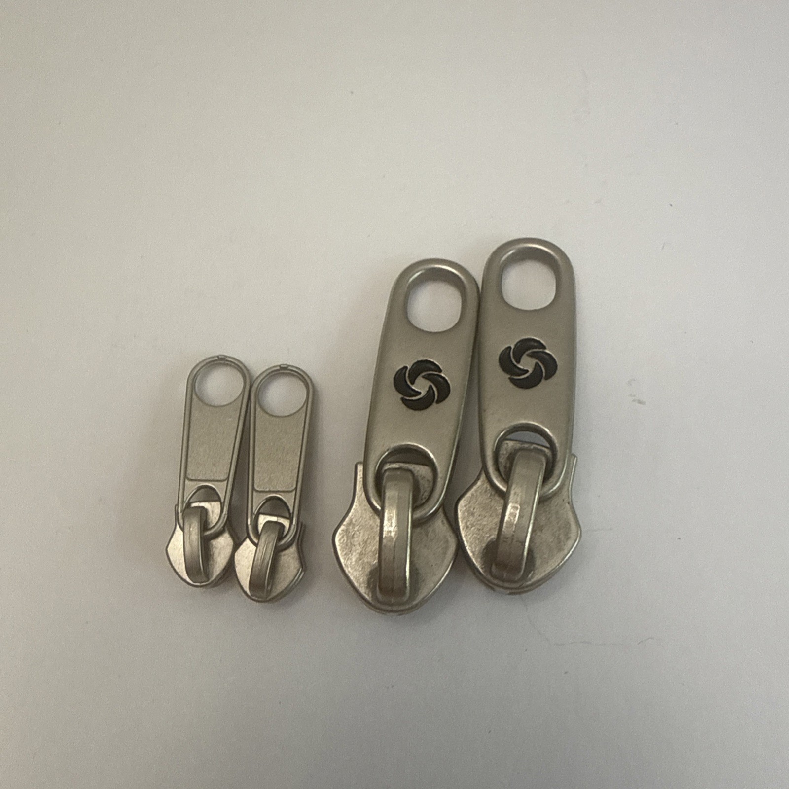 Universal Samsonite Zipper Pull 4 Sliders For Luggage/backpack Zipper