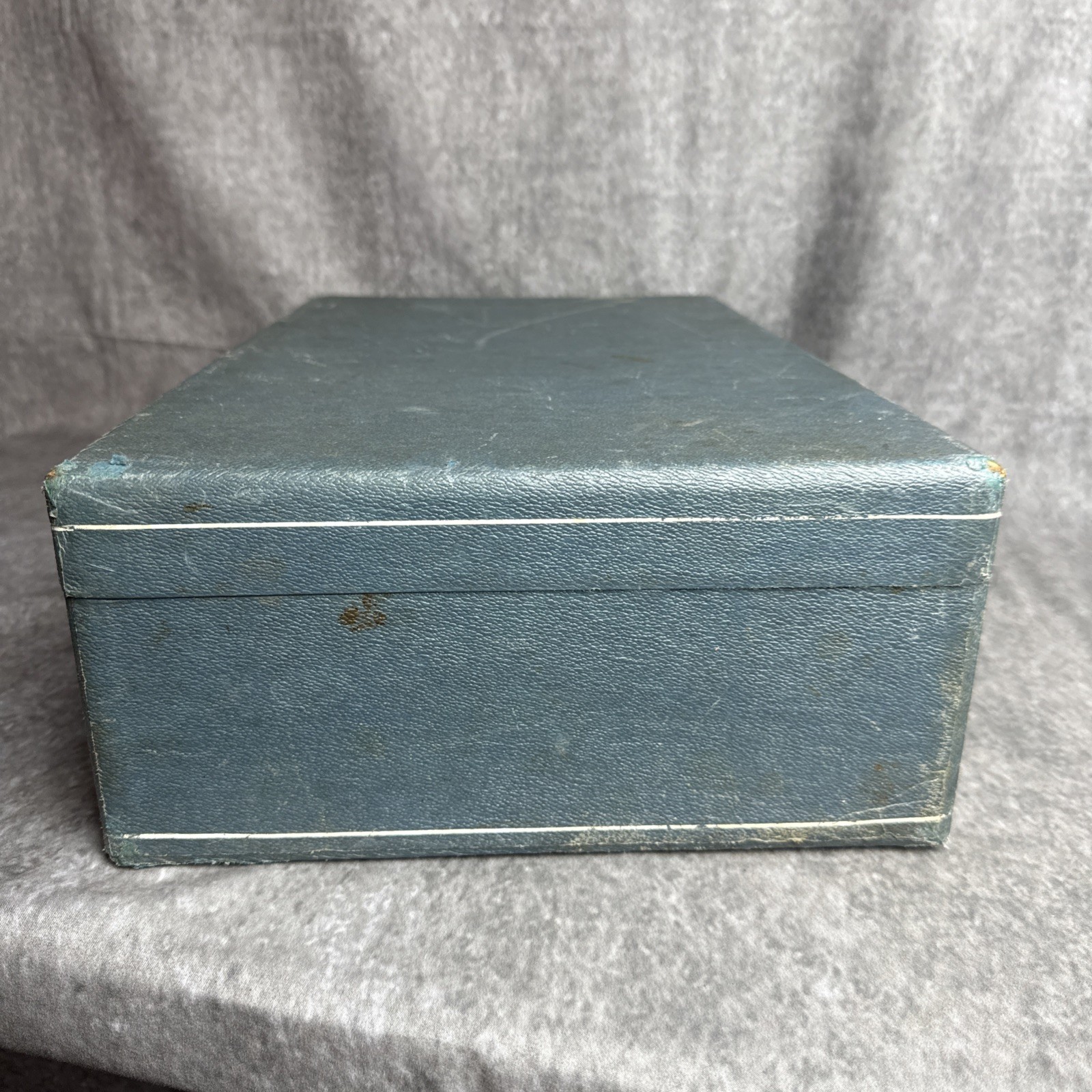 Blue VACATIONER Hardshell Suitcase w/ Flip Up Metal Latch & Bakelite Handle