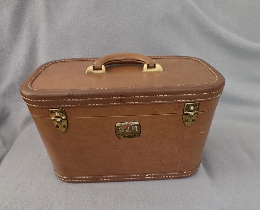 Vintage Skyway Suitcase 50’s Overnight Carry On Hard Case