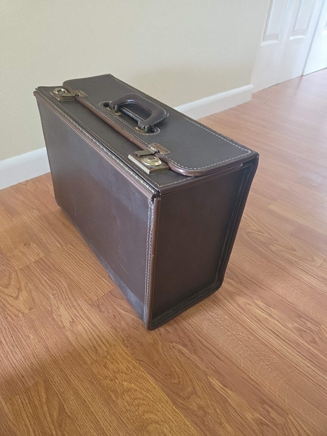 VTG Faux Leather Briefcase Softone Tufide Vinyl Coated Locking Suitcase 70s