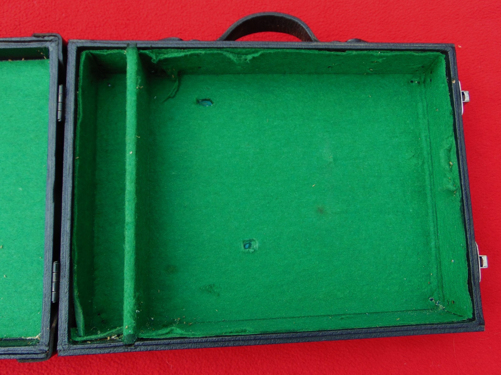 ANTIQUE TRAVEL CASE~WOOD~FAUX LEATHER COVER ~ LEATHER CORNERS & HANDLE~ 10x13x3