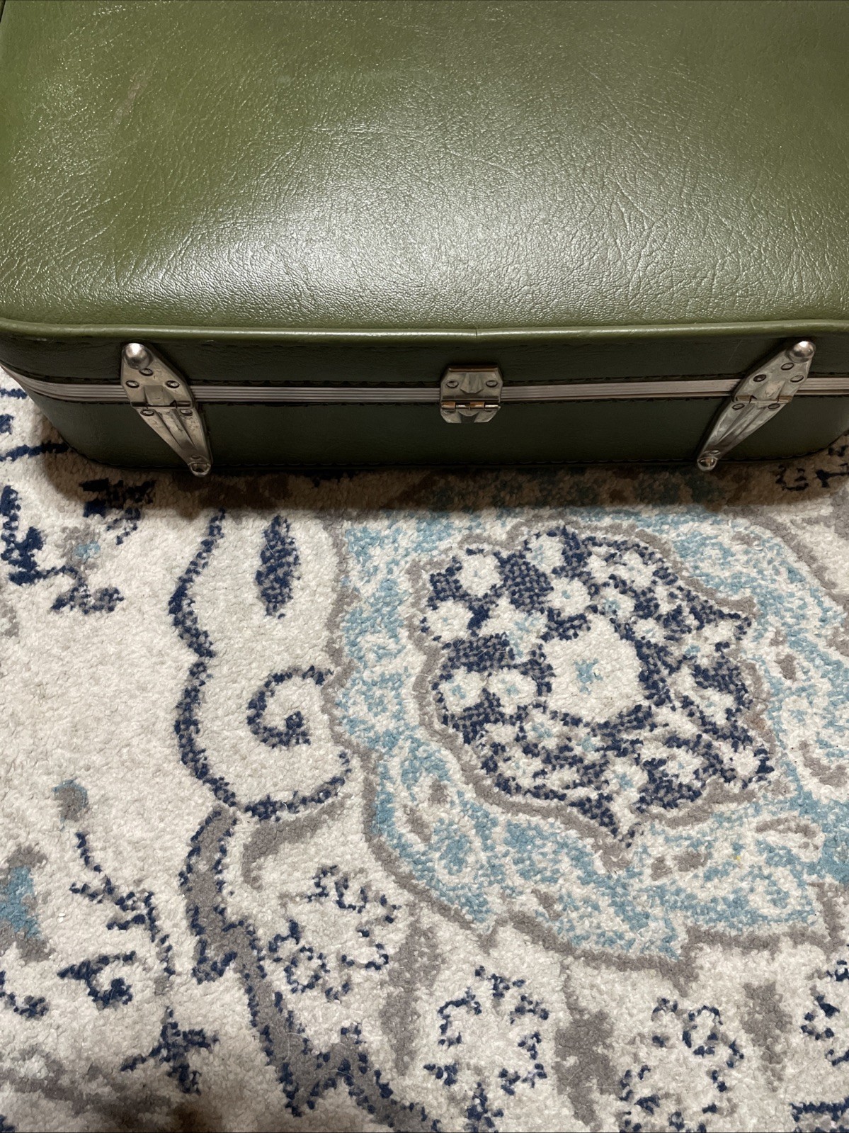 Vintage Hard Sided Shell Suitcase Luggage Avocado Green 21″×15 1/2”