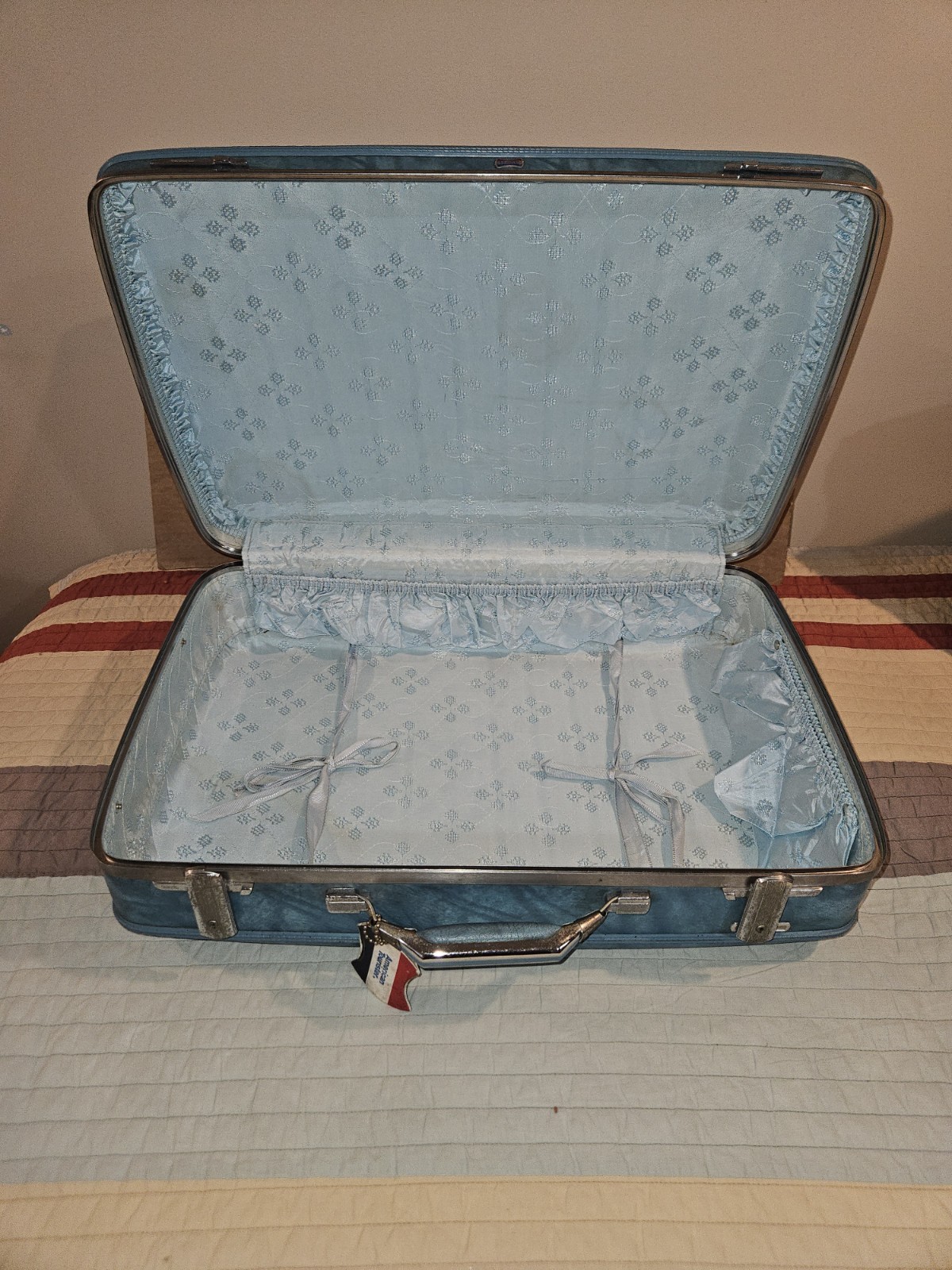 Vintage American Tourister marbled Turquoise Hard Suitcase with key 🔑