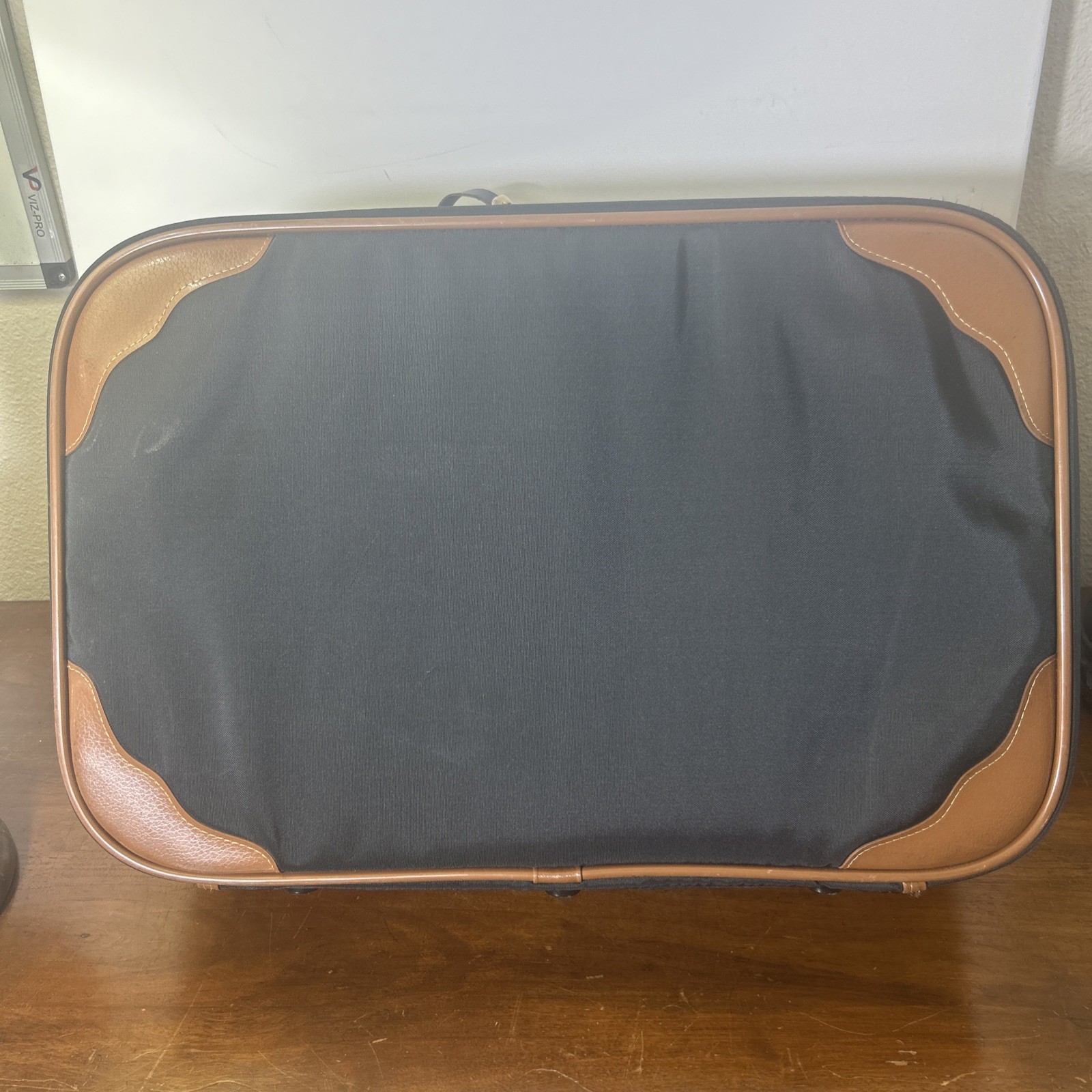 Vintage Lark Suitcase Luggage Original Keys Tag Locks 12″ x 19″ Early 1980’s