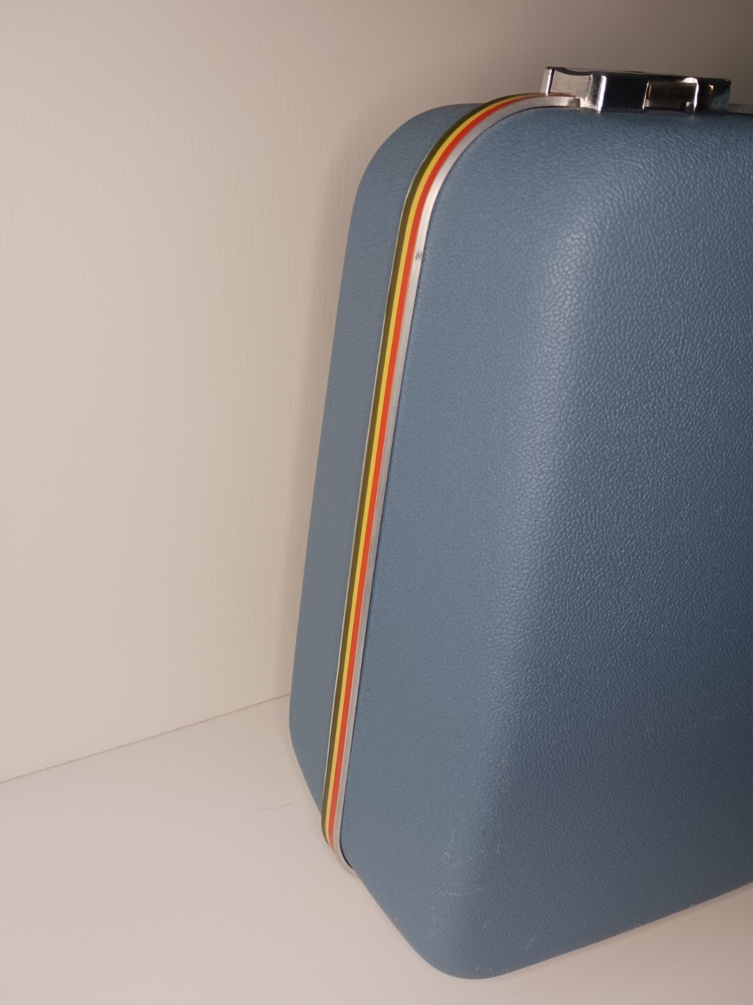 ✈️VINTAGE RETRO AIRWAY INDUSTRIES BLUE HARD SHELL SUITCASE LUGGAGE RAINBOW