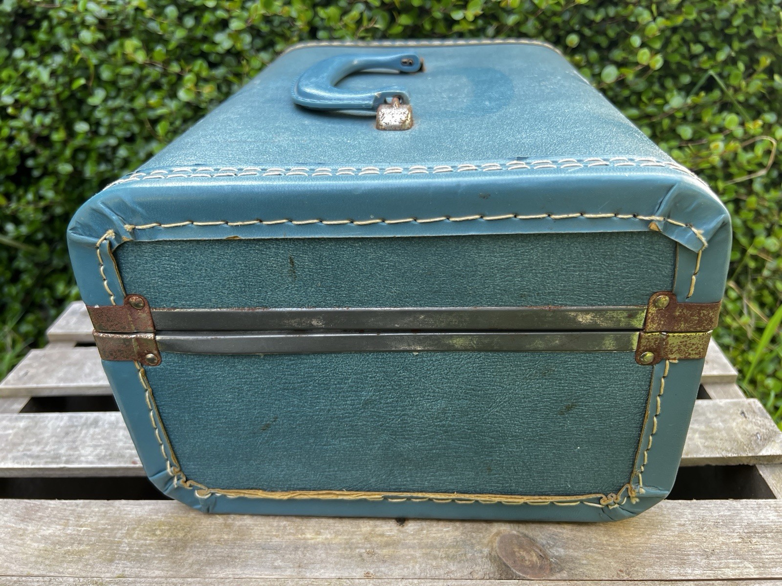 Vintage Mid 20th Century Train/ Makeup/Vanity/Travel Case Luggage Blue
